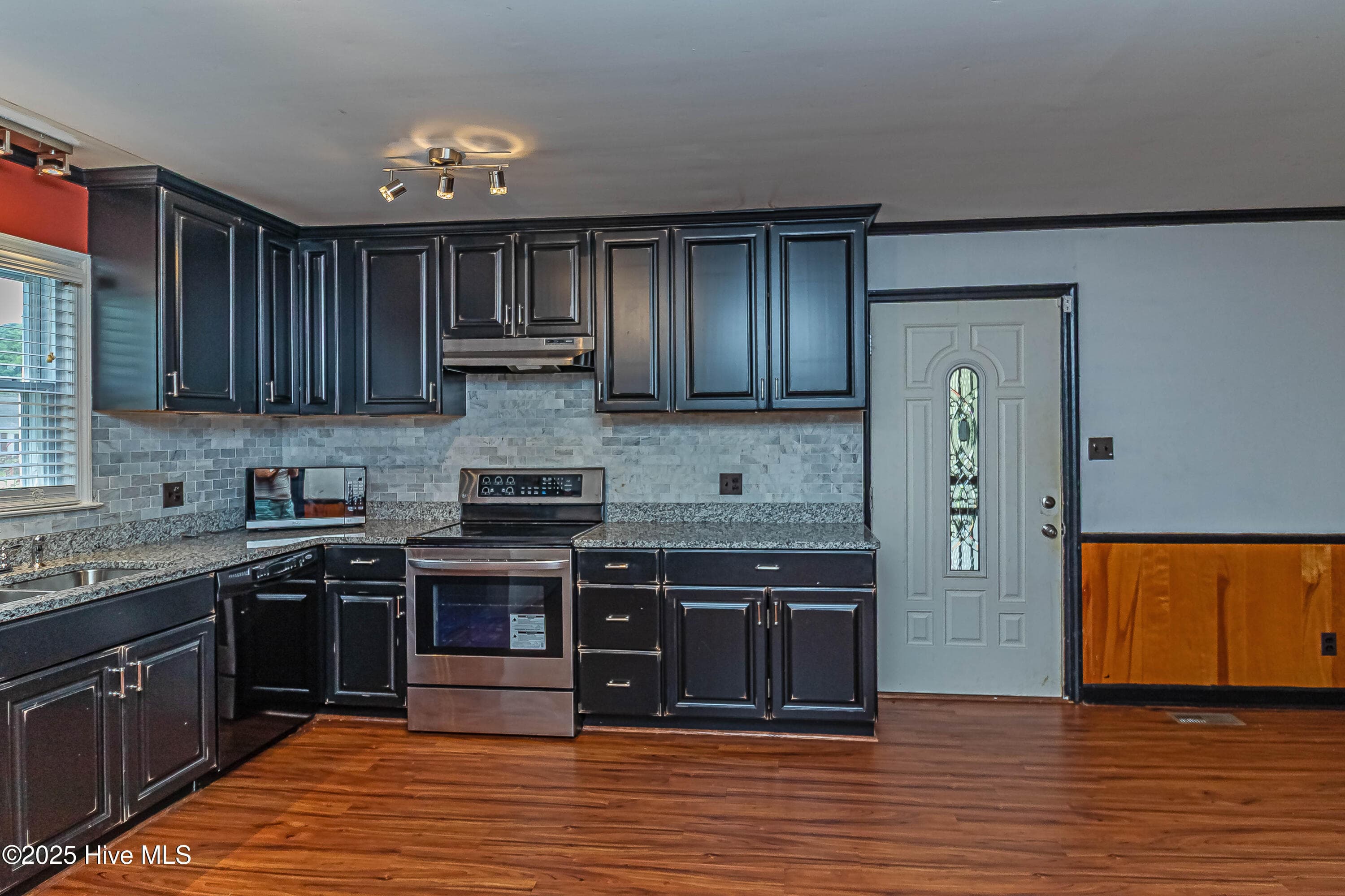 Single Family Residence at 1801 E Azalea Drive, Goldsboro, NC 27530, photo 18 of 77