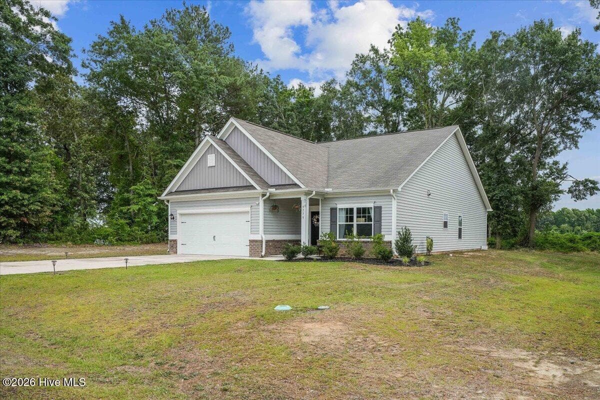 5775 Huntington Park Drive, La Grange, NC 28551