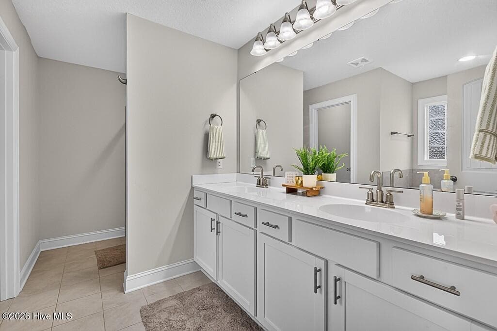Single Family Residence at 377 Water Wagon Trail, Jacksonville, NC 28546, photo 19 of 40