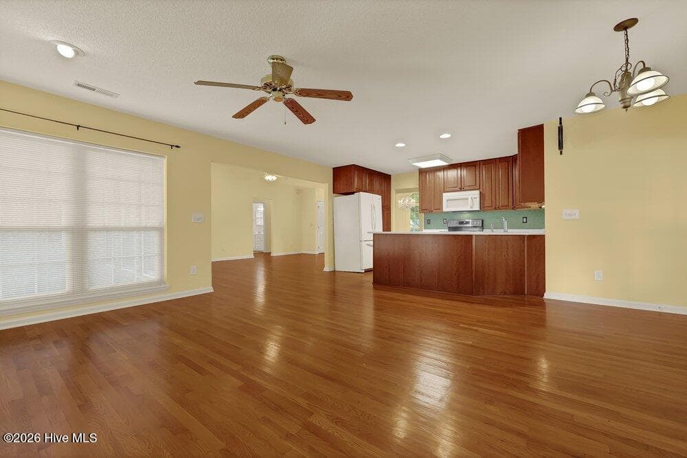 Single Family Residence at 7101 Crabwalk Court, Wilmington, NC 28405, photo 10 of 54