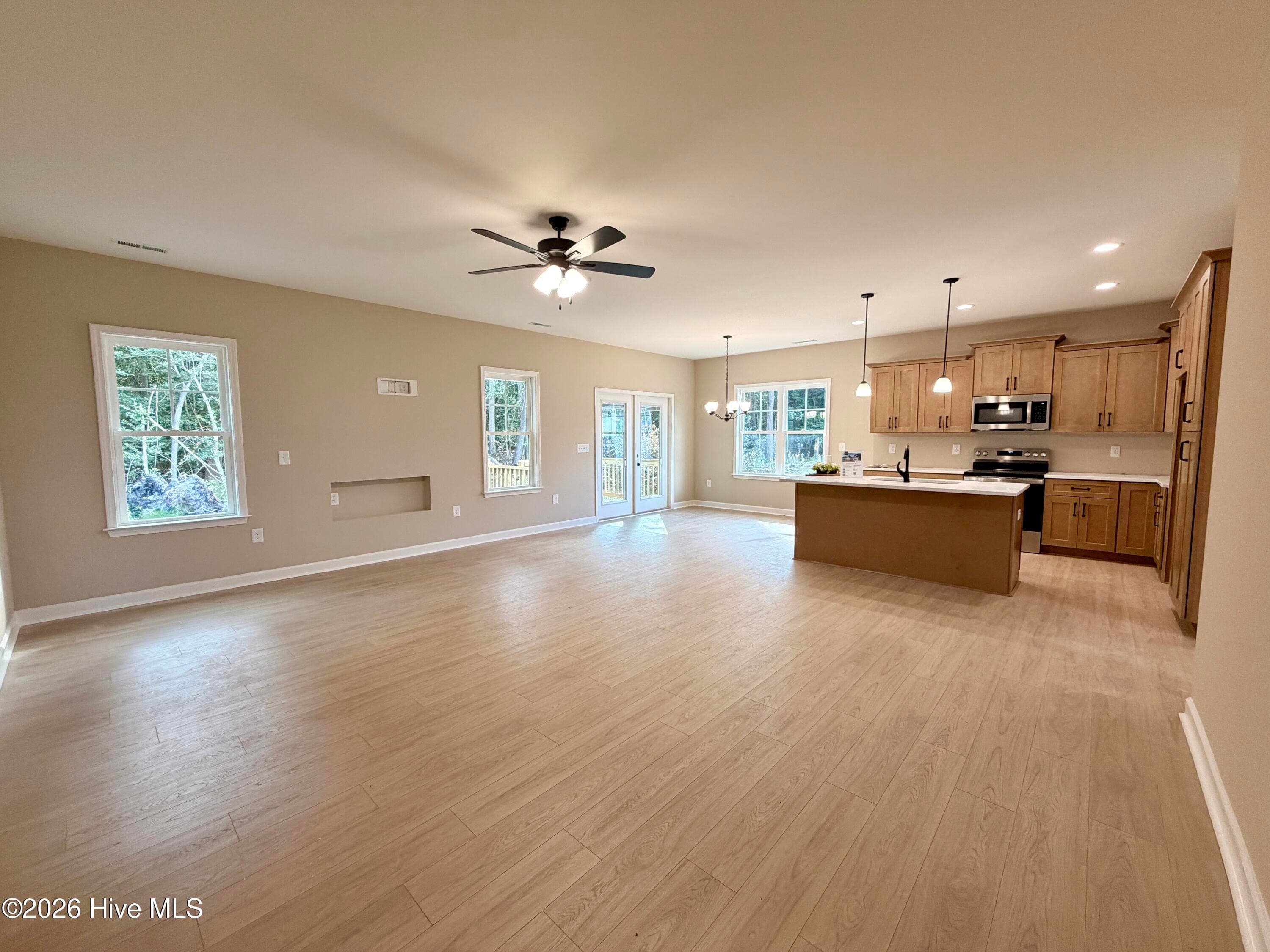 Single Family Residence at 3704 Huntcliff Drive, La Grange, NC 28551, photo 14 of 100