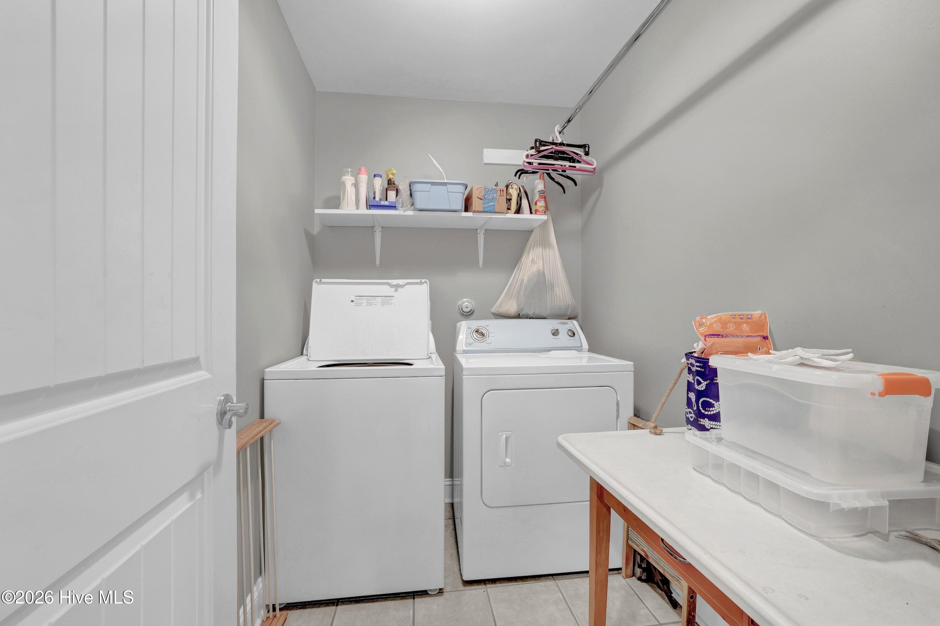 Single Family Residence at 117 Beachwood Drive, Surf City, NC 28445, photo 2 of 3