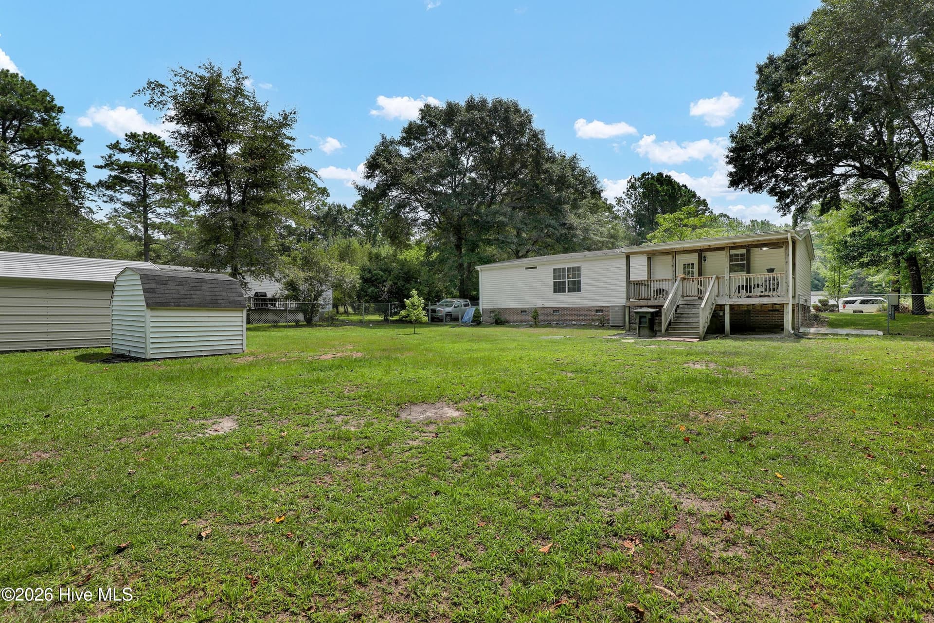 Manufactured Home at 570 King Drive, Hampstead, NC 28443, photo 27 of 40