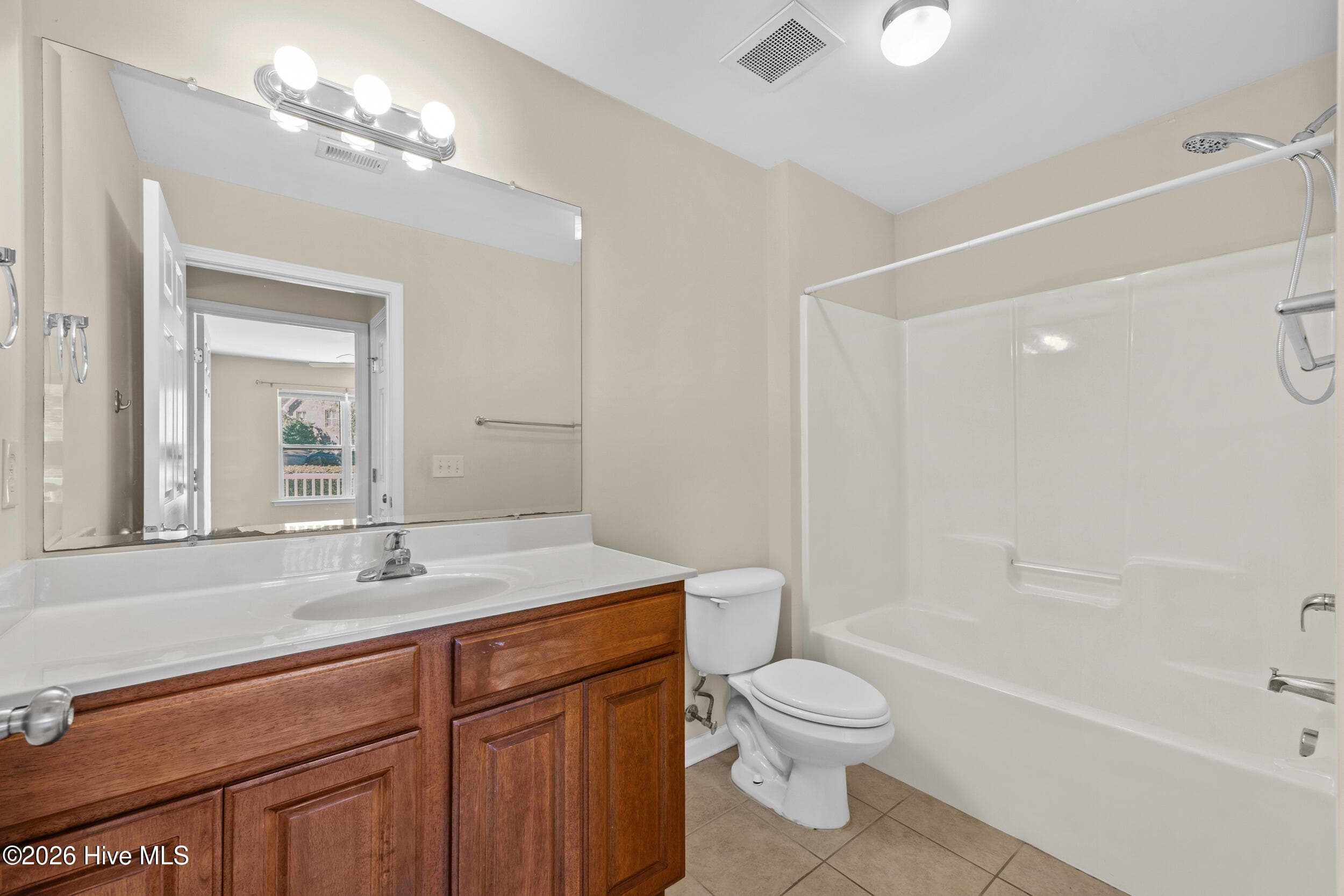 Condominium at 4420 Jay Bird Circle Unit 101, Wilmington, NC 28412, photo 20 of 36
