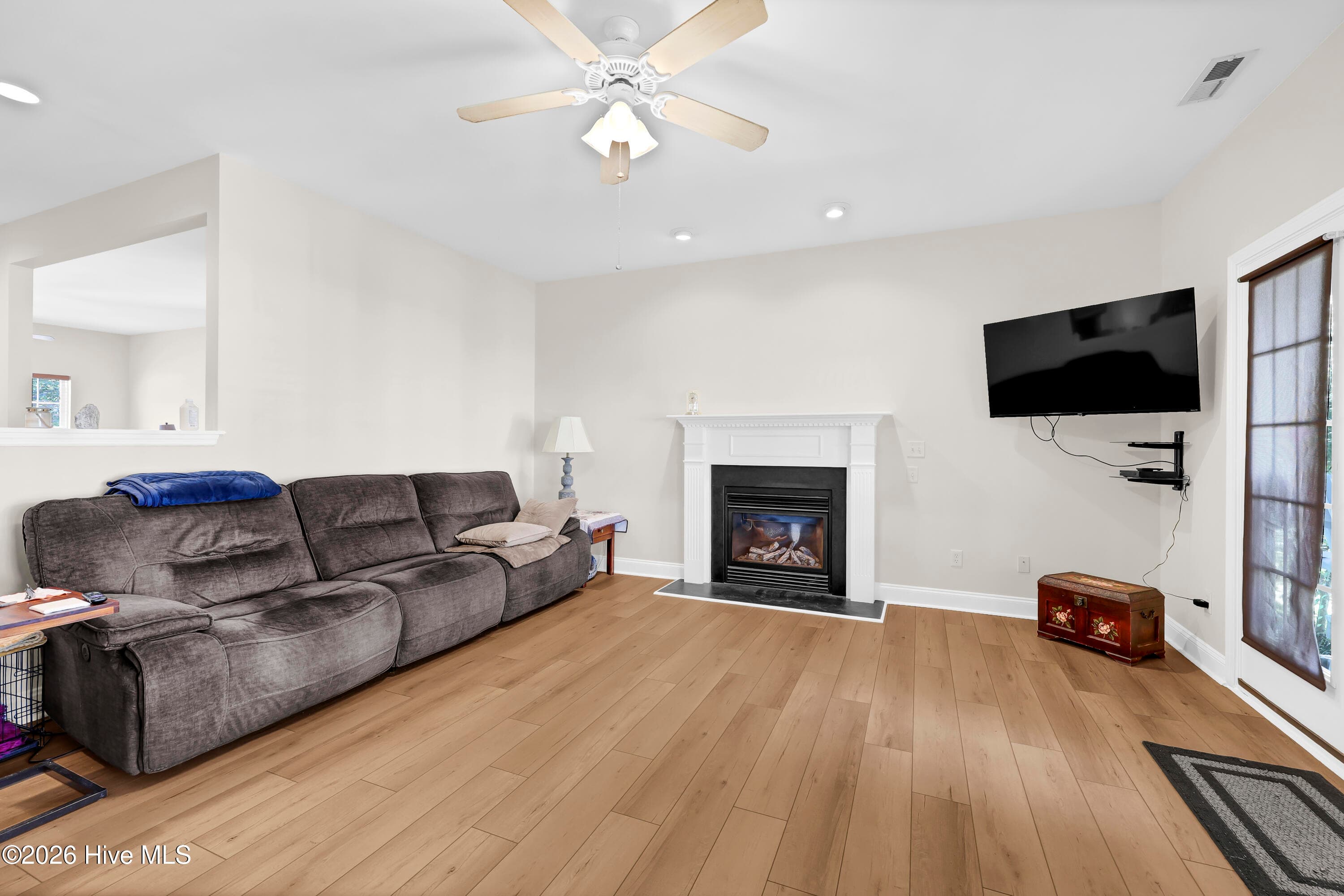 Single Family Residence at 6319 Shire Lane, Wilmington, NC 28411, photo 15 of 37