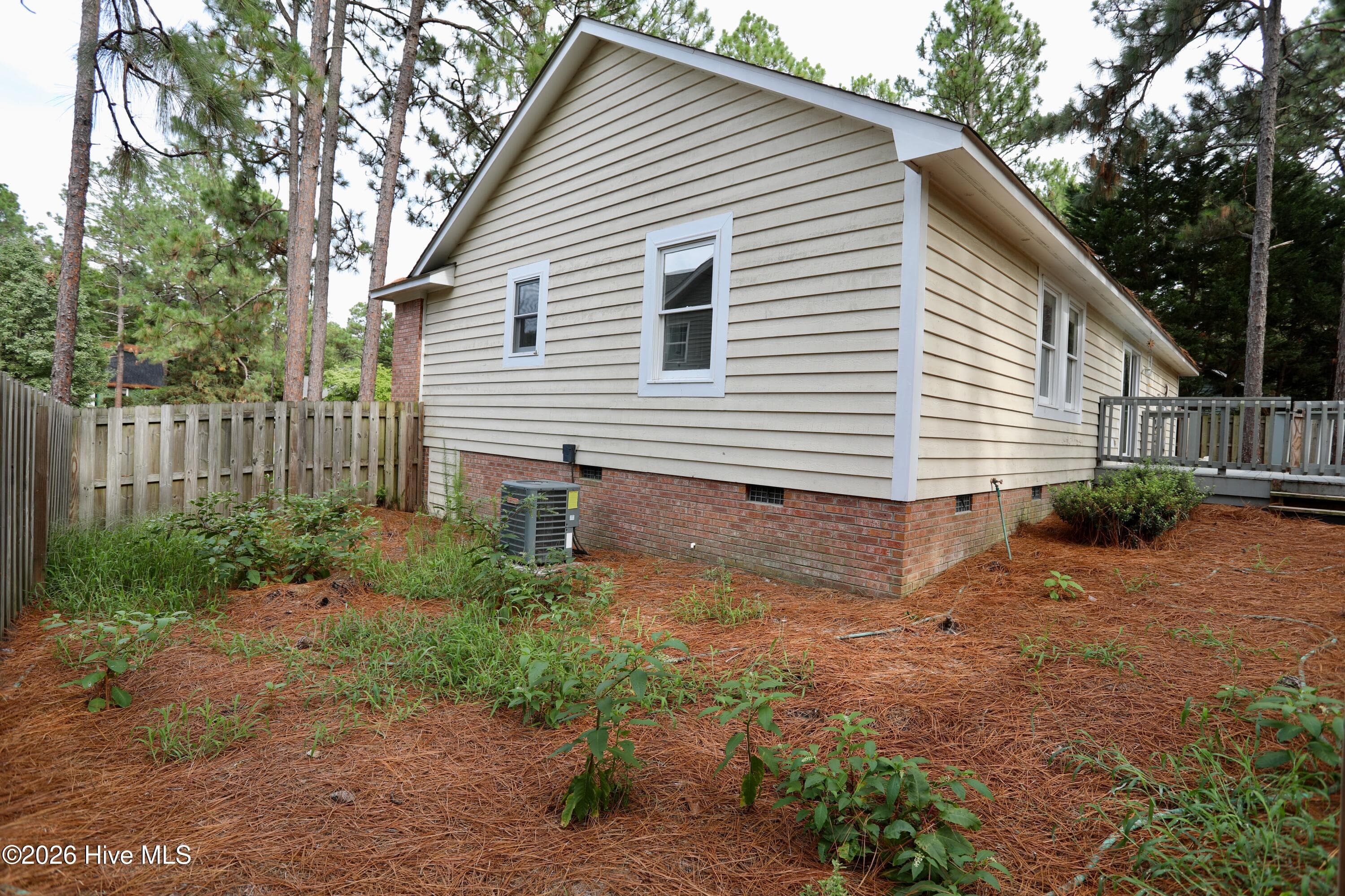 Single Family Residence at 100 Sawmill Road E, Pinehurst, NC 28374, photo 22 of 25