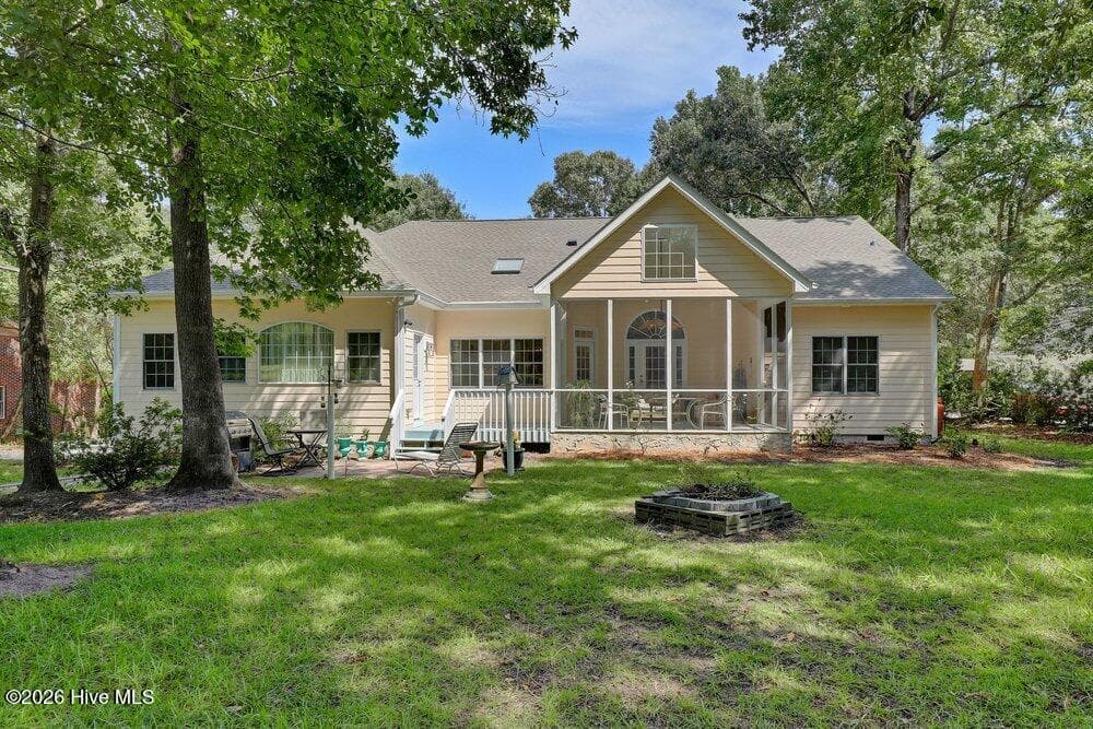 Single Family Residence at 615 Ravenswood Road, Hampstead, NC 28443, photo 14 of 47