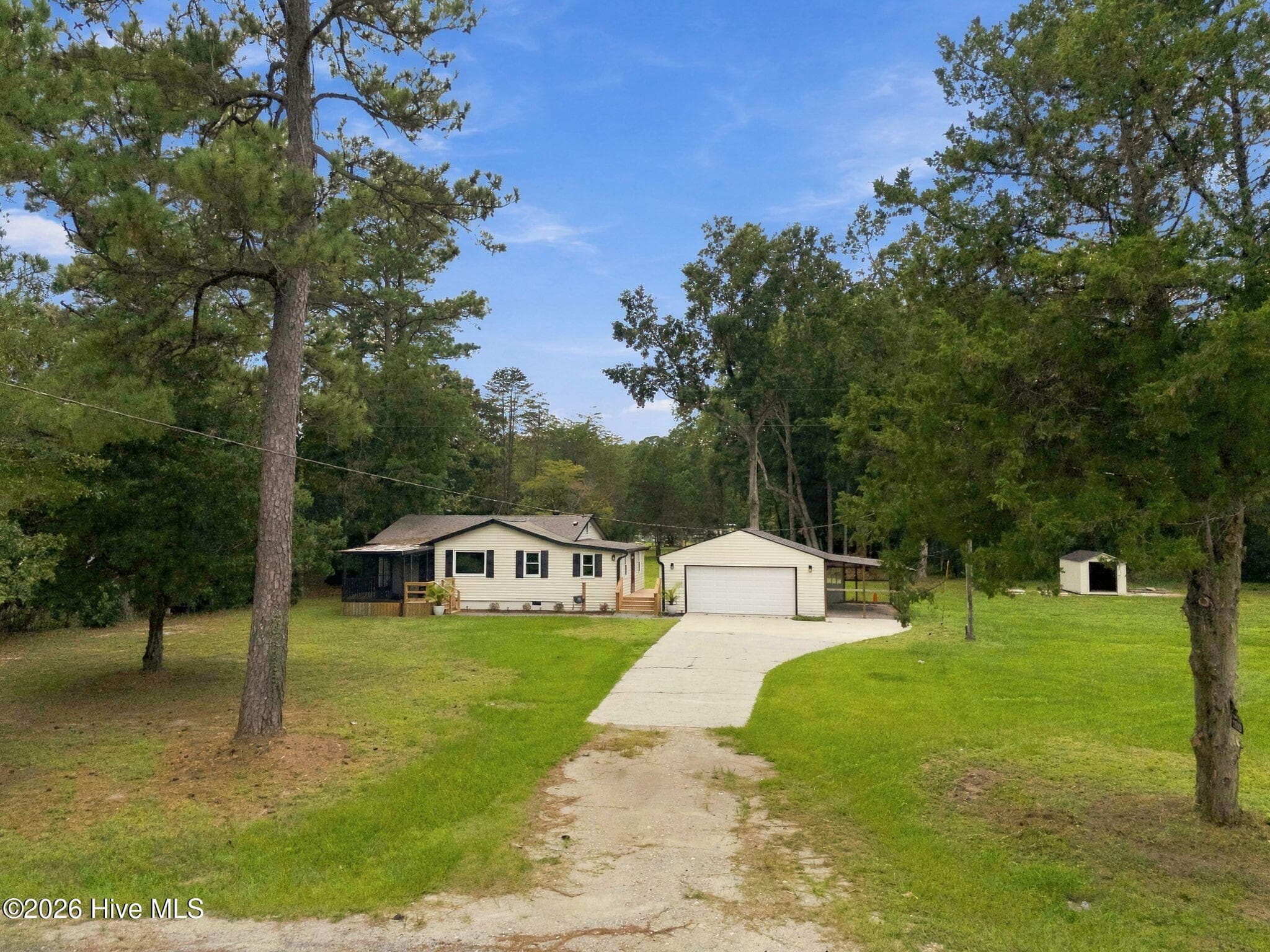 Single Family Residence at 190 Old Bridge Road, Rocky Point, NC 28457, photo 4 of 46