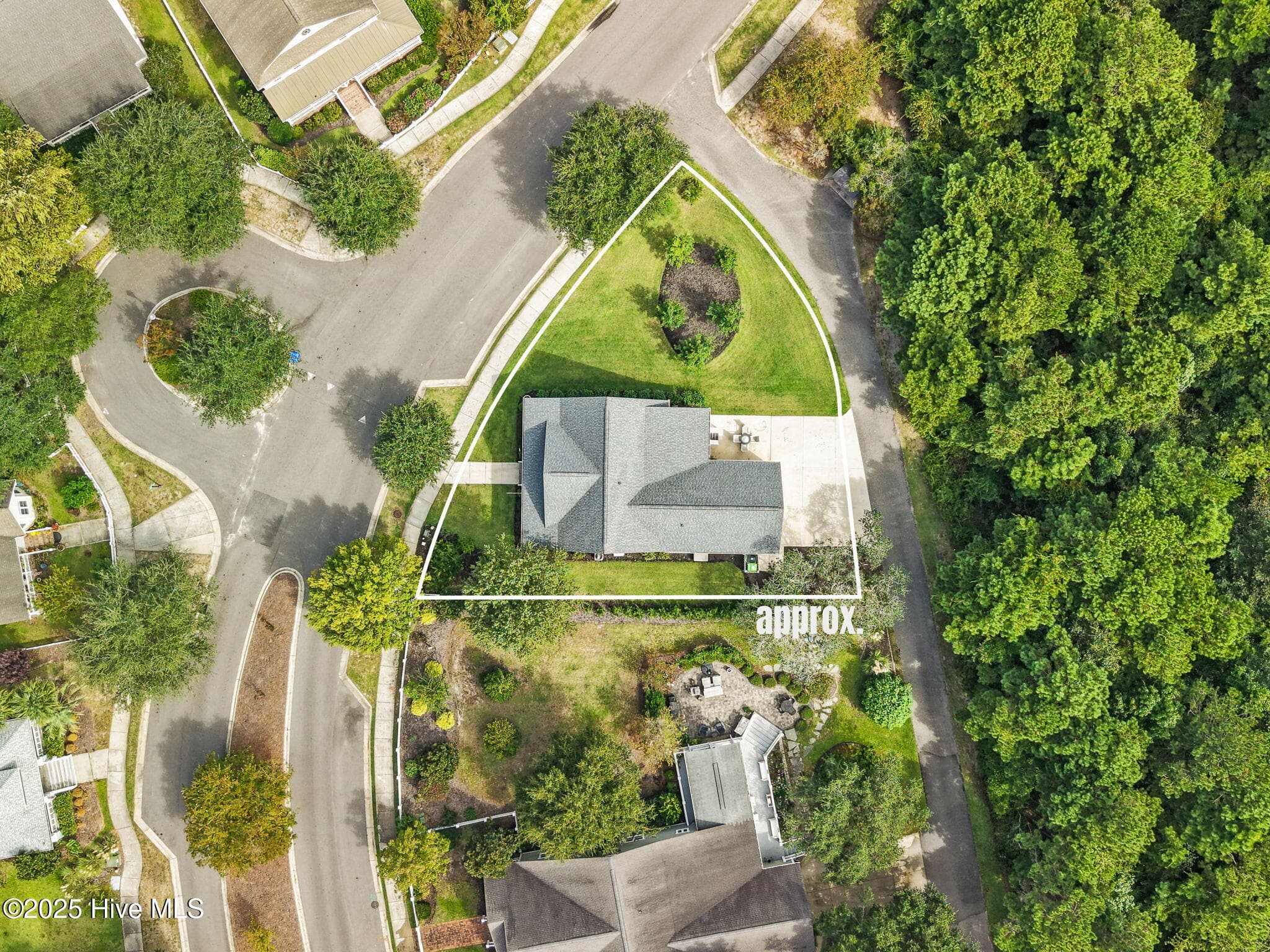Single Family Residence at 420 Cades Trail, Southport, NC 28461, photo 16 of 61