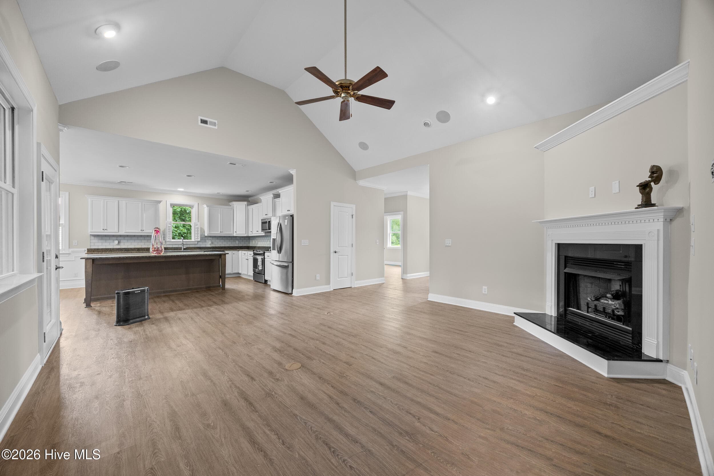 Single Family Residence at 330 Crown Pointe Drive, Hampstead, NC 28443, photo 17 of 51