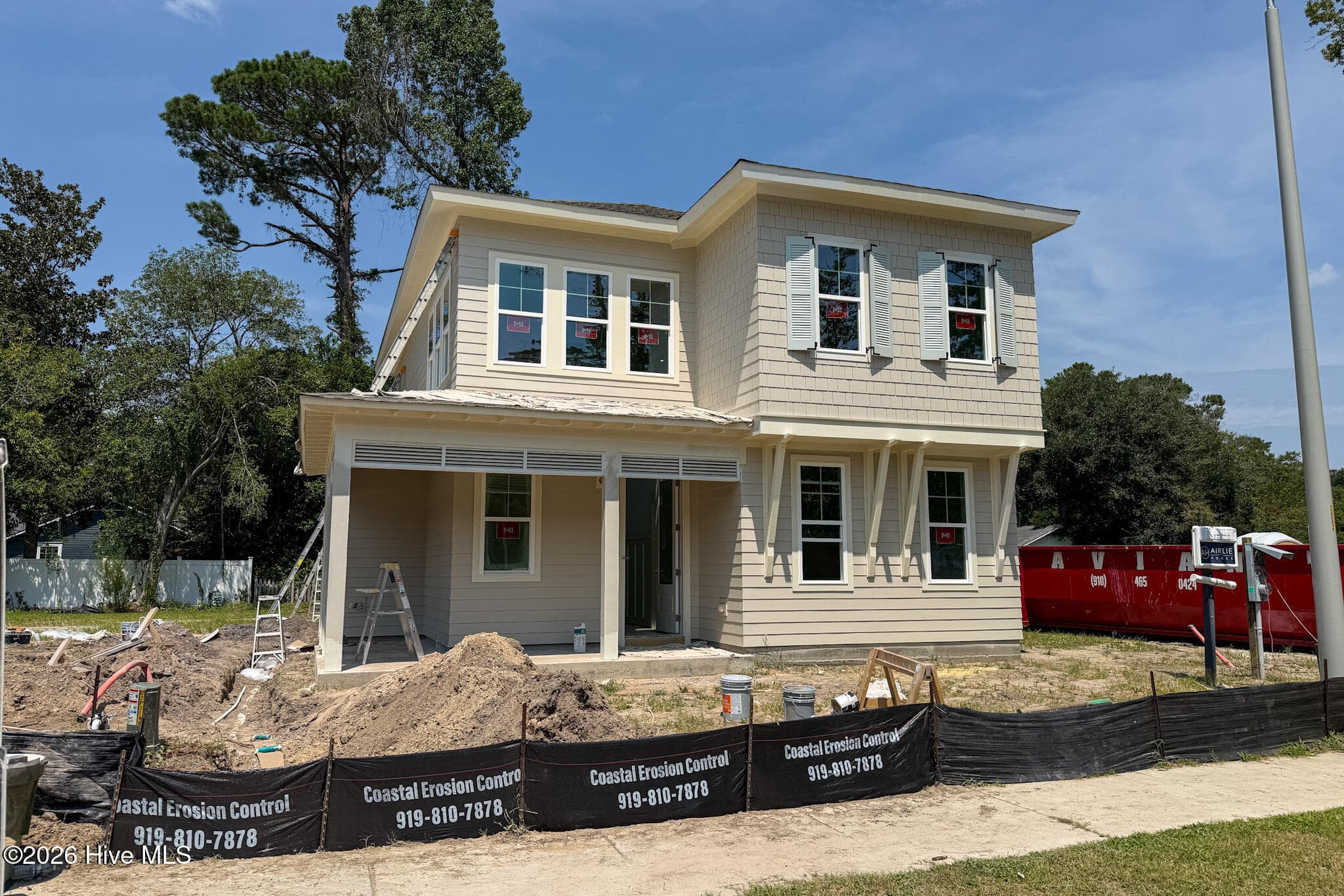 Single Family Residence at 1048 Montclair Drive, Wilmington, NC 28403, photo 2 of 95