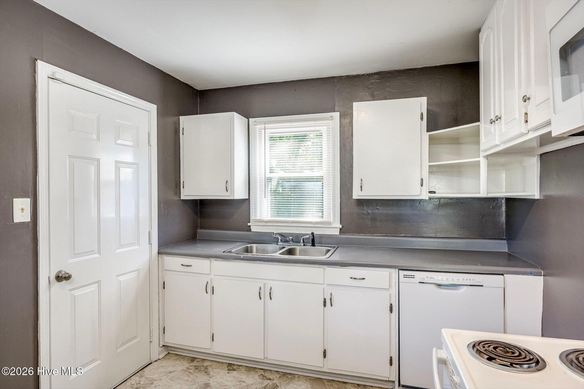 Single Family Residence at 2032 Dunham Circle, Augusta, GA 30906, photo 10 of 28