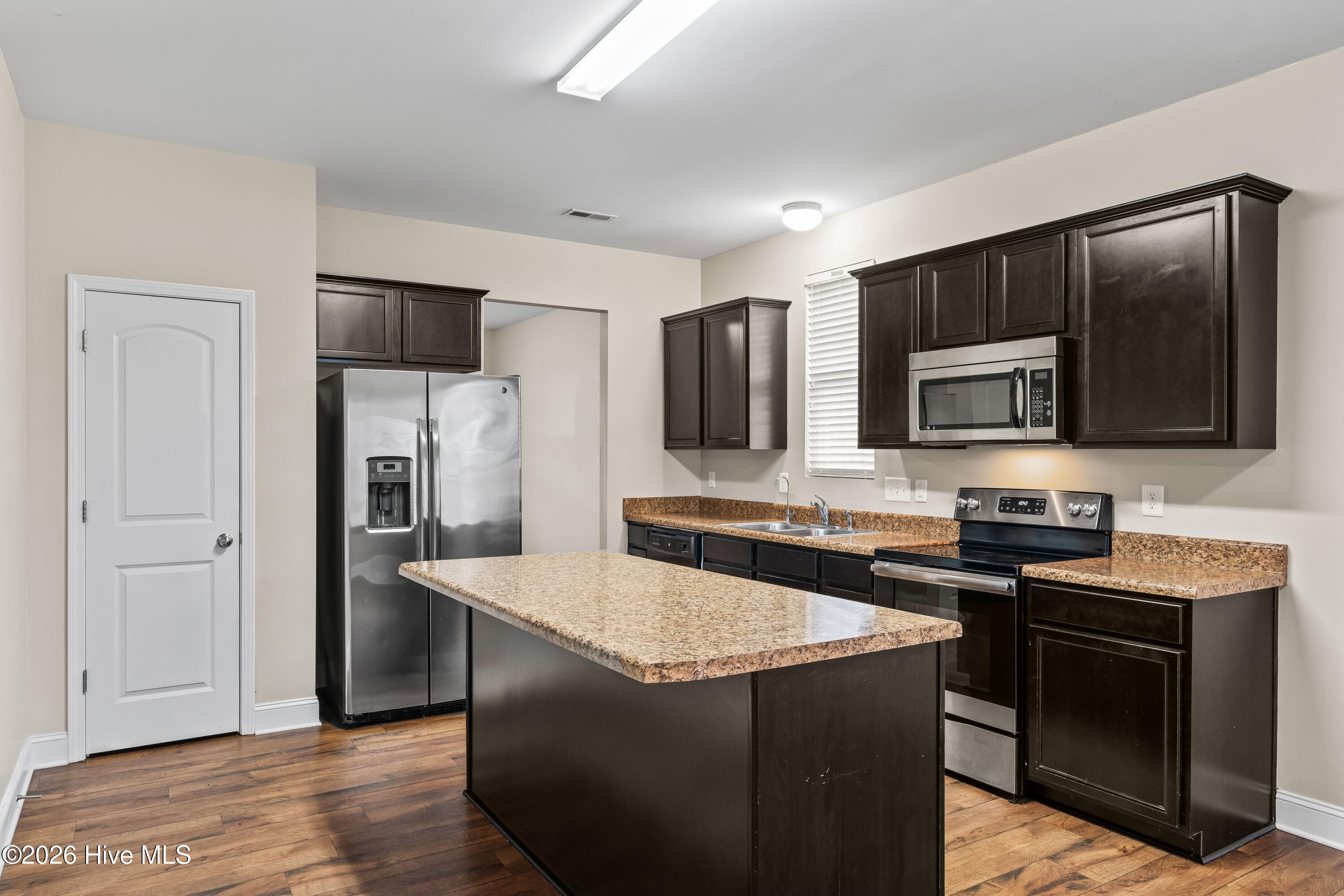 Single Family Residence at 115 Mittams Point Drive, Jacksonville, NC 28546, photo 18 of 59