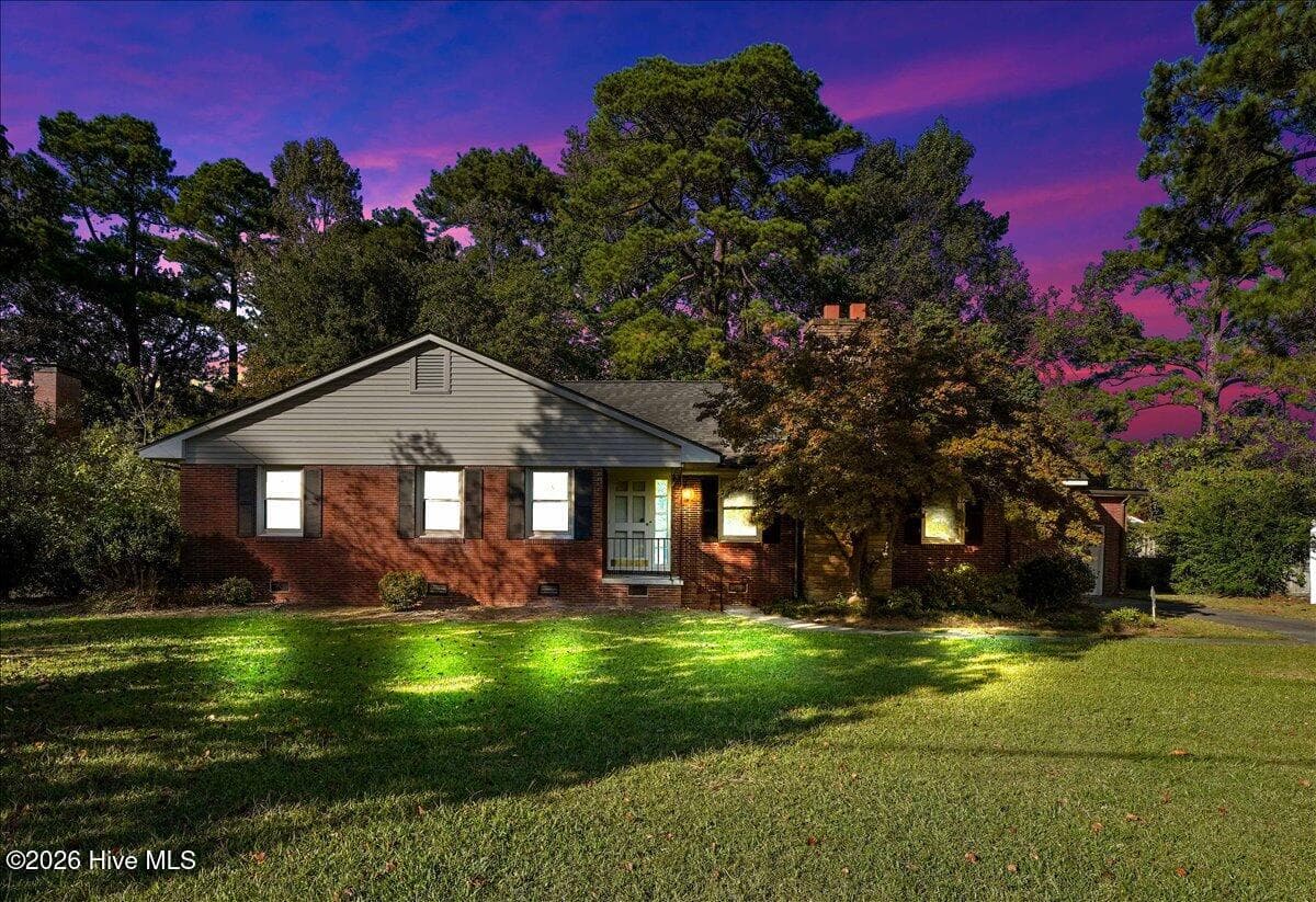 Single Family Residence at 1205 Anne Drive, Kinston, NC 28501, photo 2 of 37
