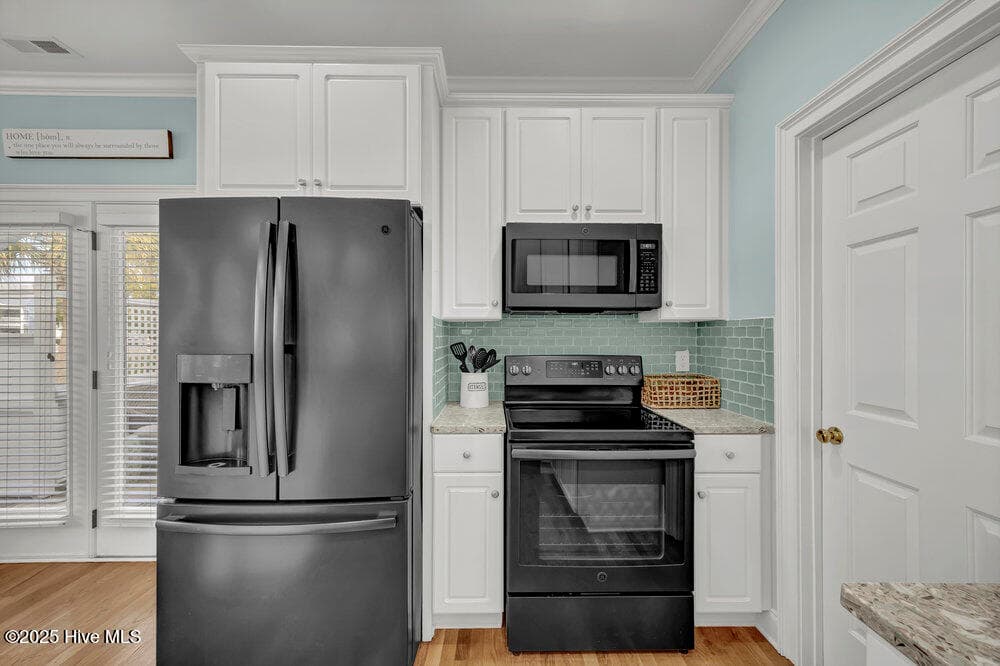 Townhouse at 233 Silver Sloop Way, Carolina Beach, NC 28428, photo 13 of 33