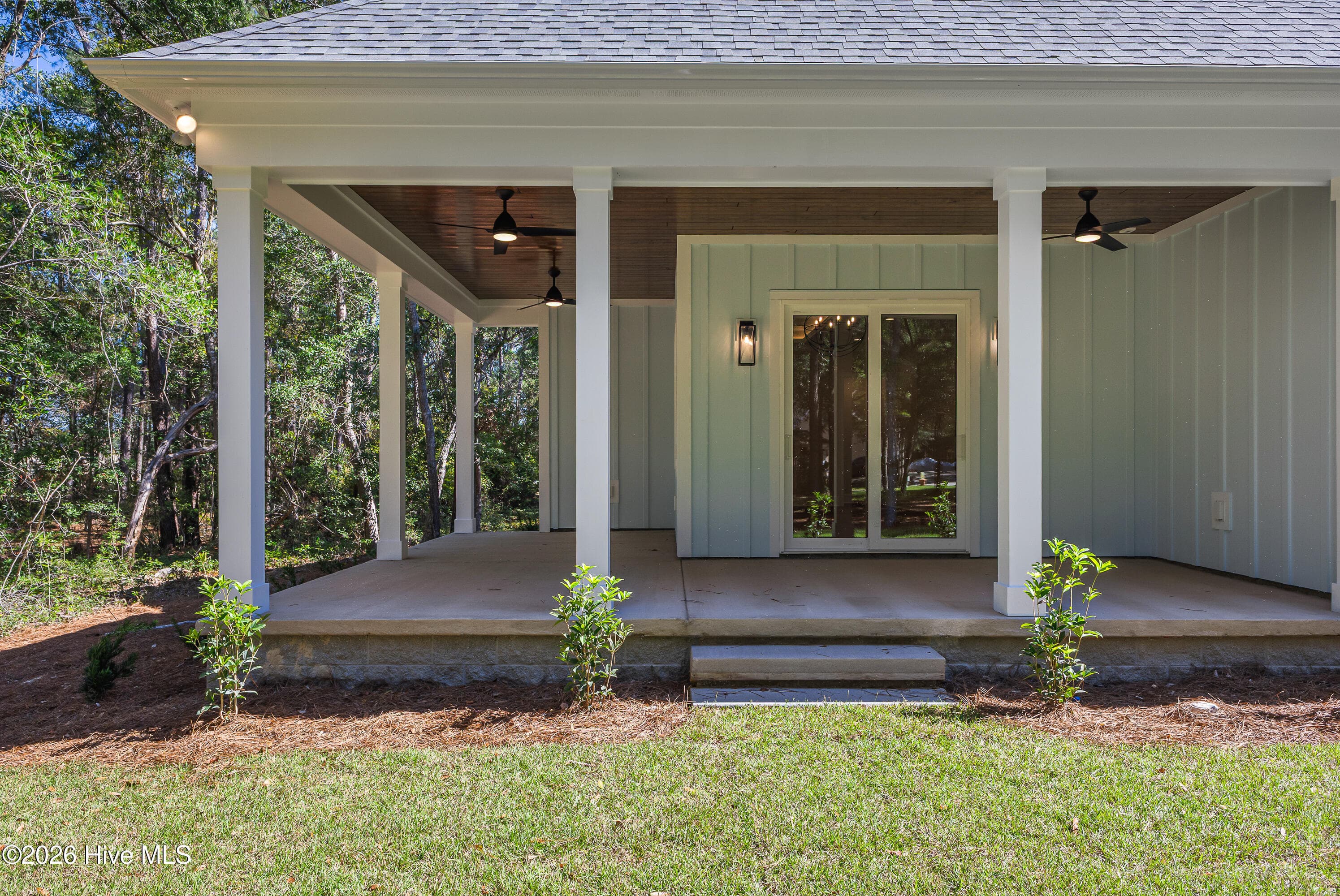 Single Family Residence at 634 Pelican Circle SE, Bolivia, NC 28422, photo 7 of 95
