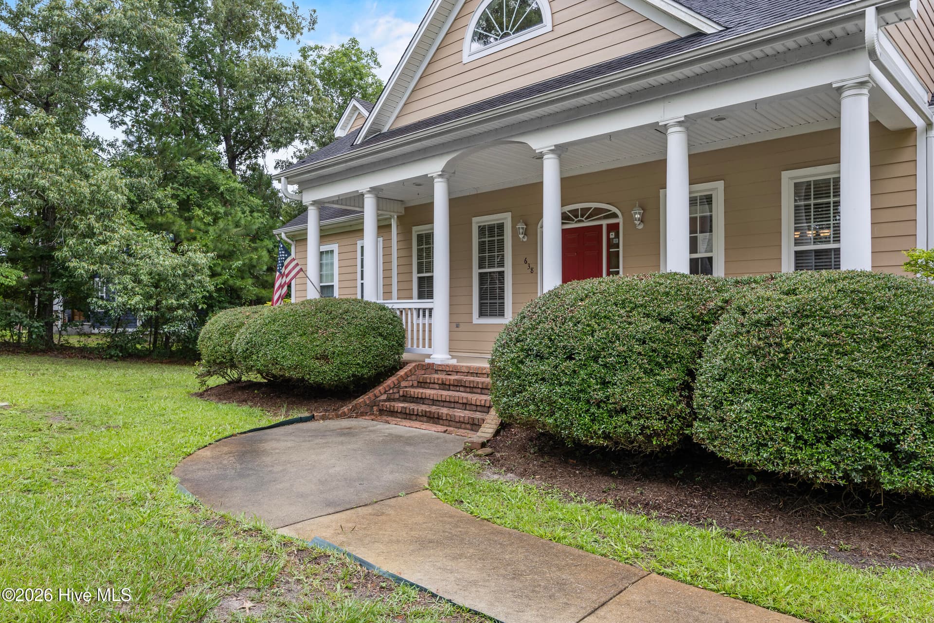 Single Family Residence at 638 Ravenswood Road, Hampstead, NC 28443, photo 9 of 100
