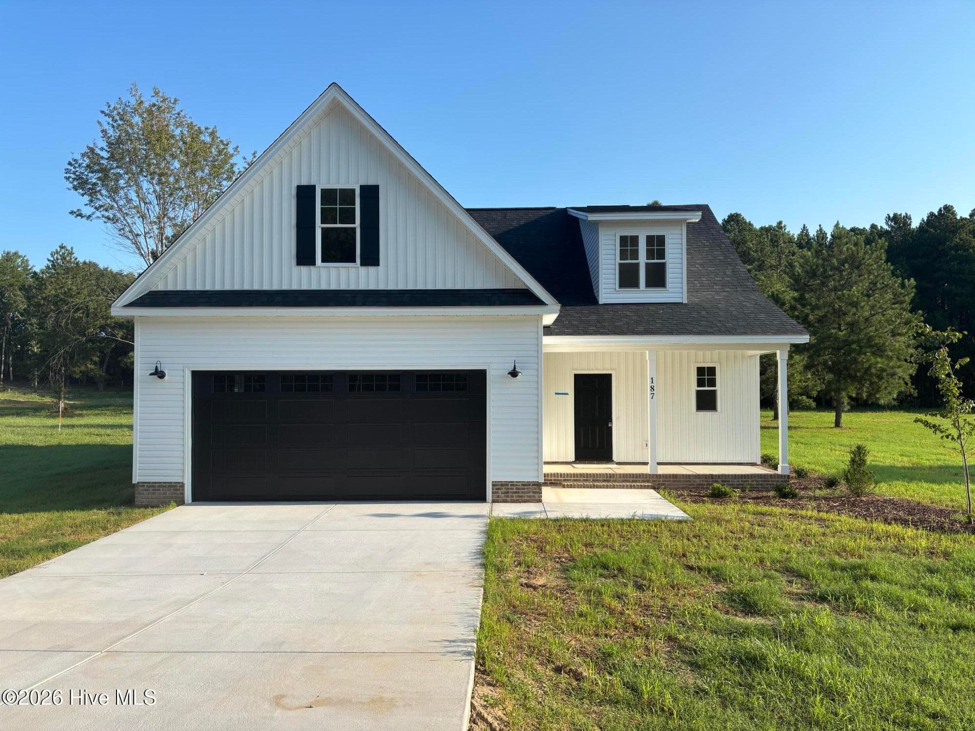 Single Family Residence at 187 Spring Meadows Drive, Aberdeen, NC 28315, photo 2 of 28