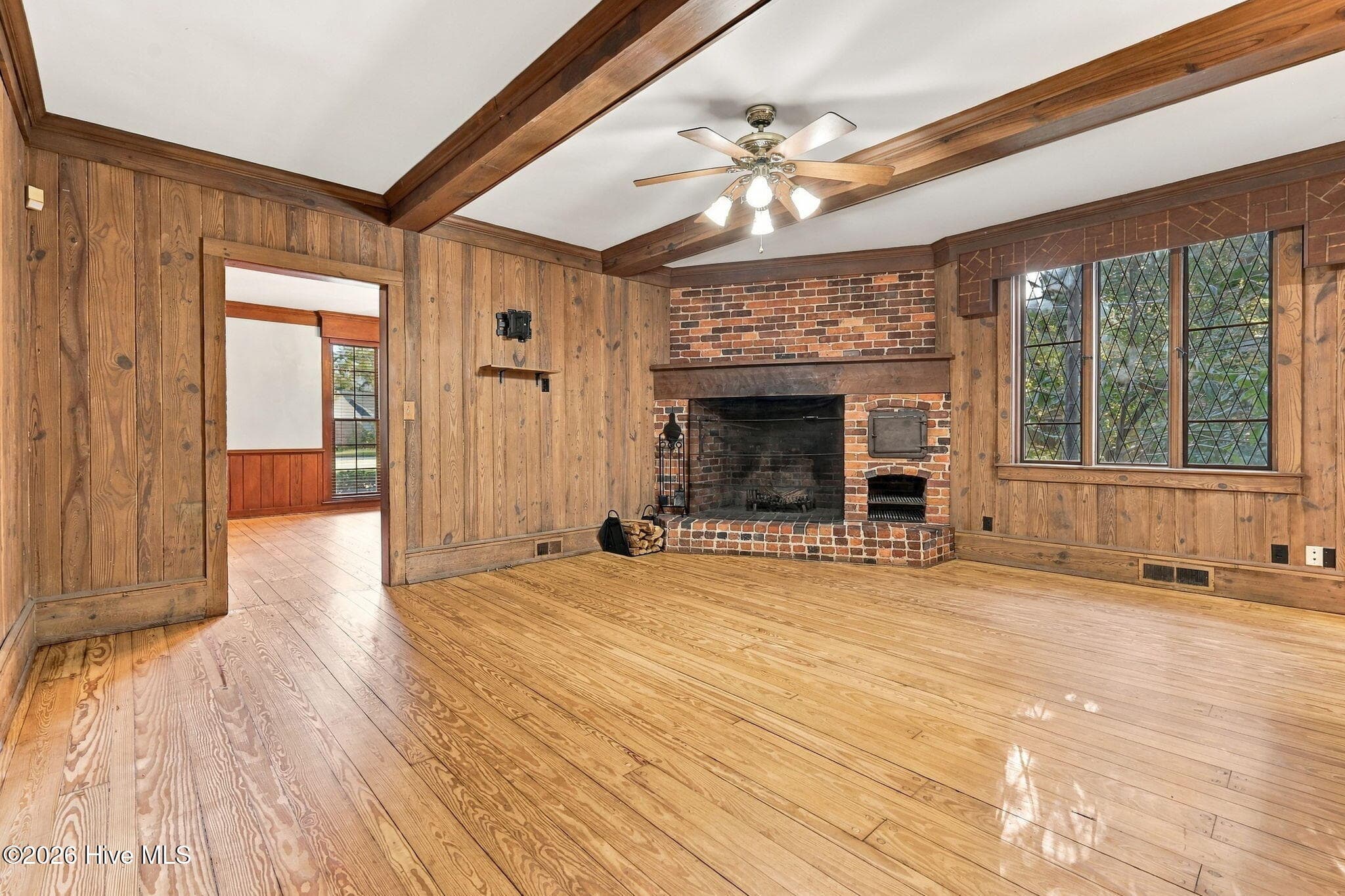 Warm and cozy hearth room - 1013 Riverside Boulevard, Lumberton, NC 28358