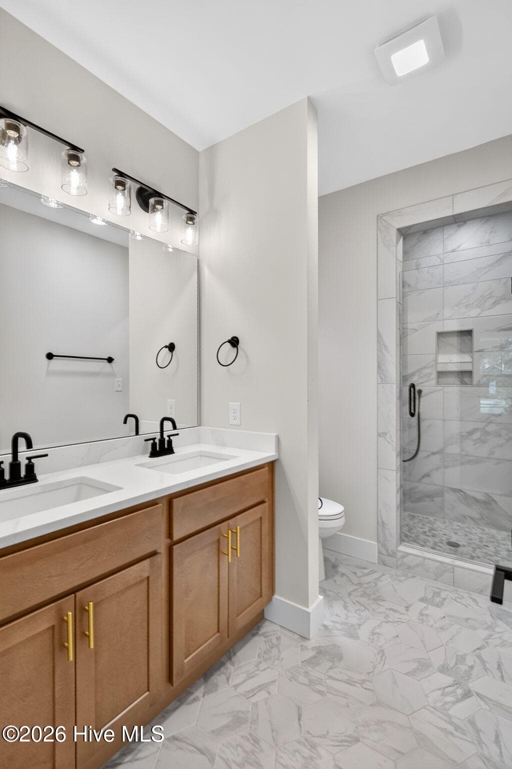 Master Bathroom - 2303 Chestnut Street, Wilmington, NC 28405