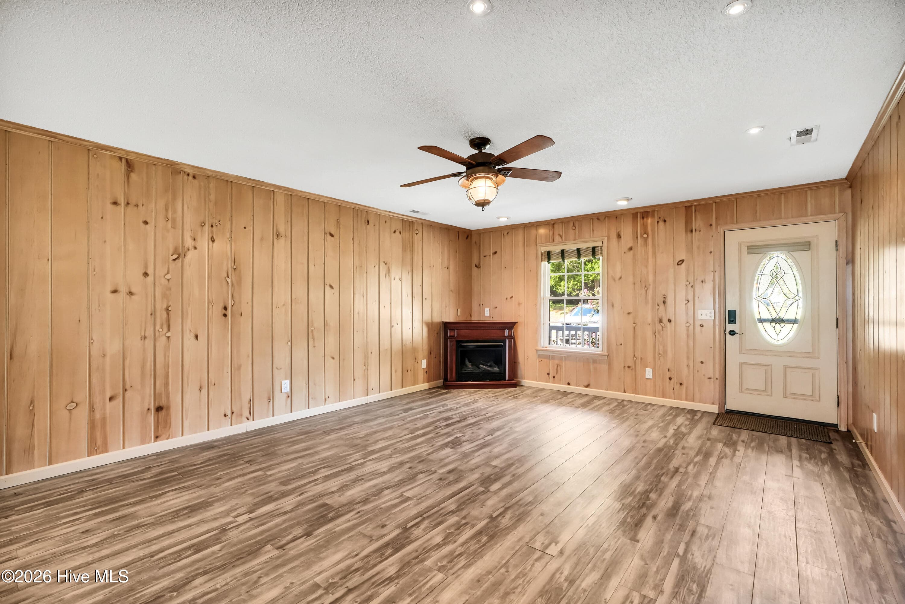 Single Family Residence at 114 NE 8th St, Oak Island, NC 28465, photo 10 of 49