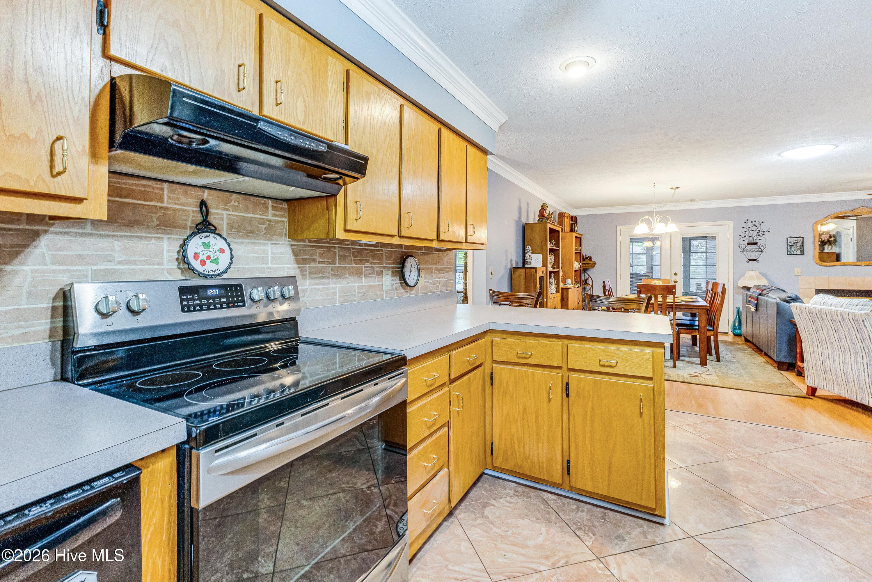 Single Family Residence at 5 Topsail Court, Carolina Shores, NC 28467, photo 13 of 46