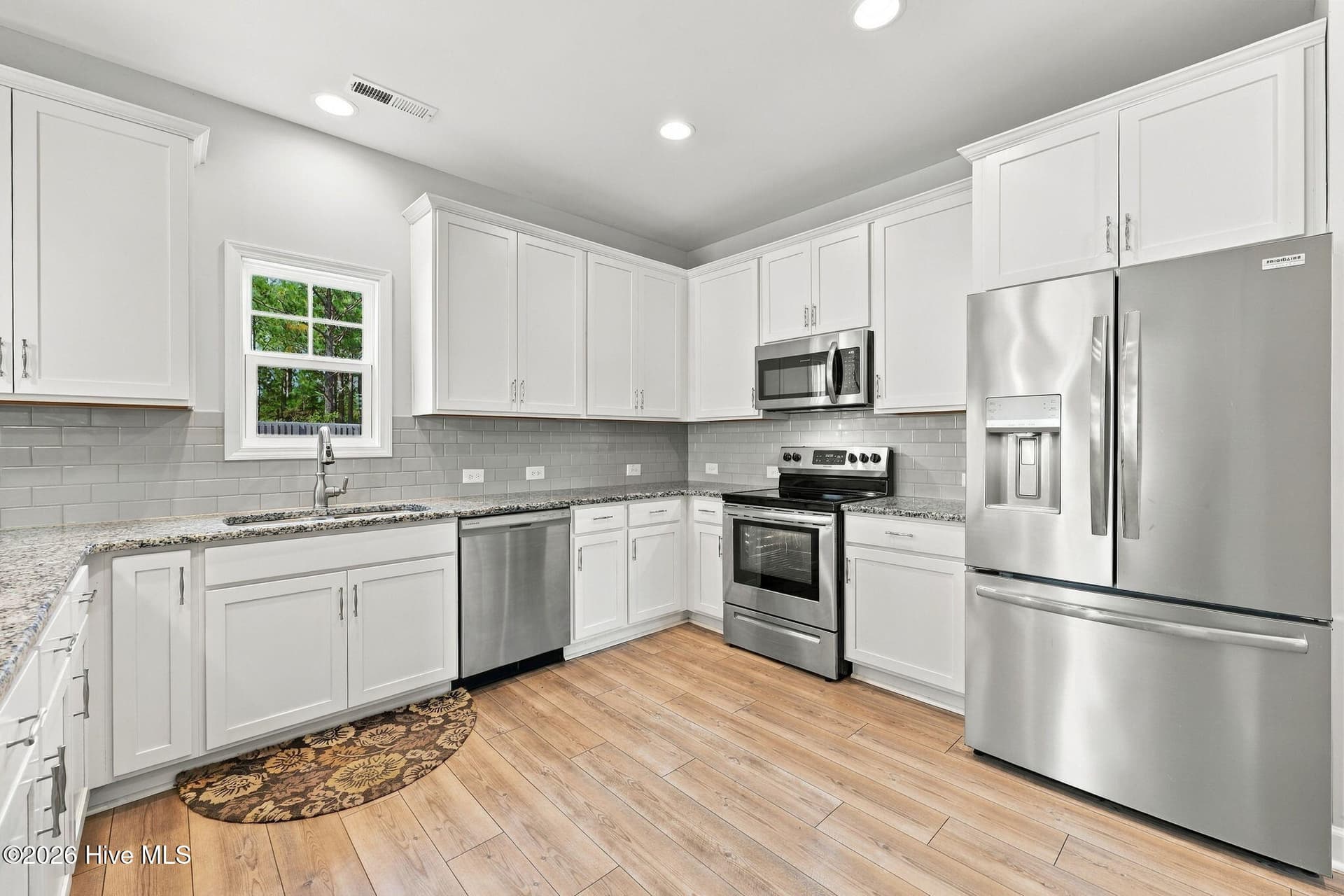Single Family Residence at 564 Transom Way, Sneads Ferry, NC 28460, photo 15 of 56
