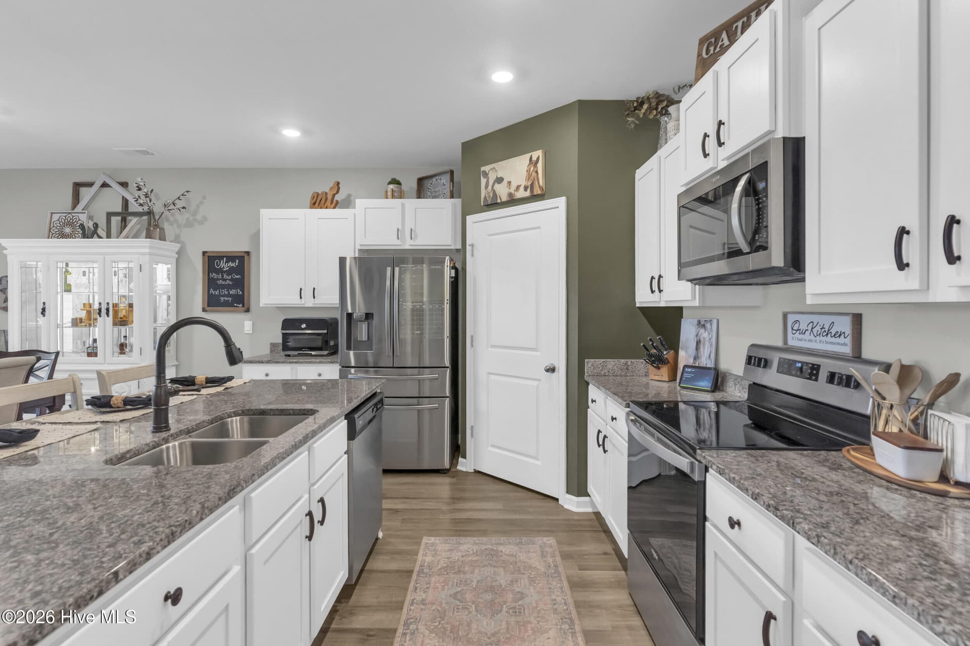 Single Family Residence at 1049 Burled Oak Rdg Lp SE, Bolivia, NC 28422, photo 14 of 83