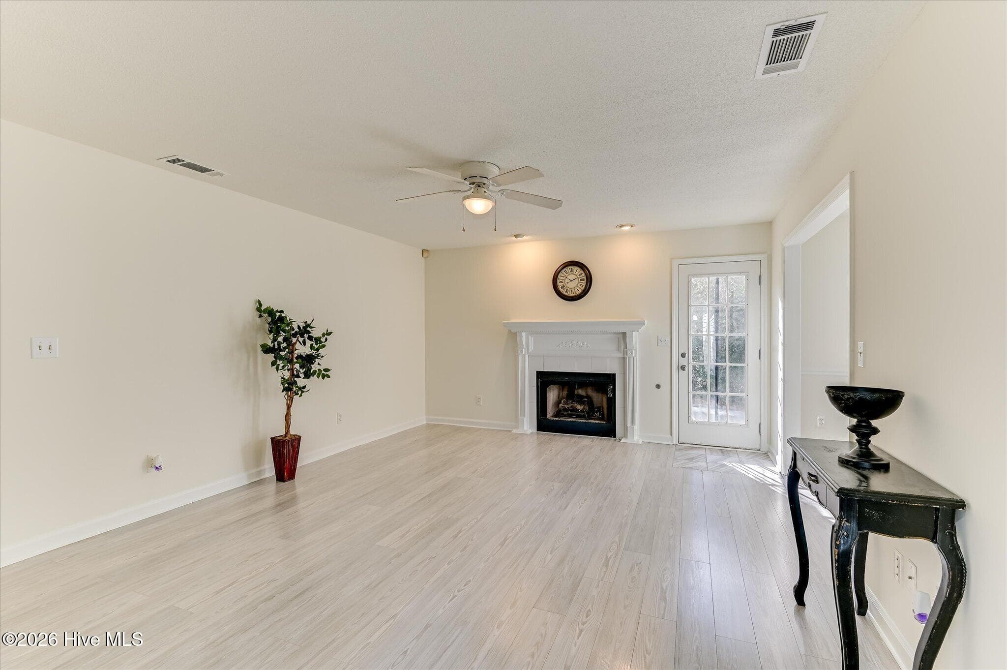 Single Family Residence at 5291 Silver Fox Way, North Augusta, SC 29841, photo 6 of 33
