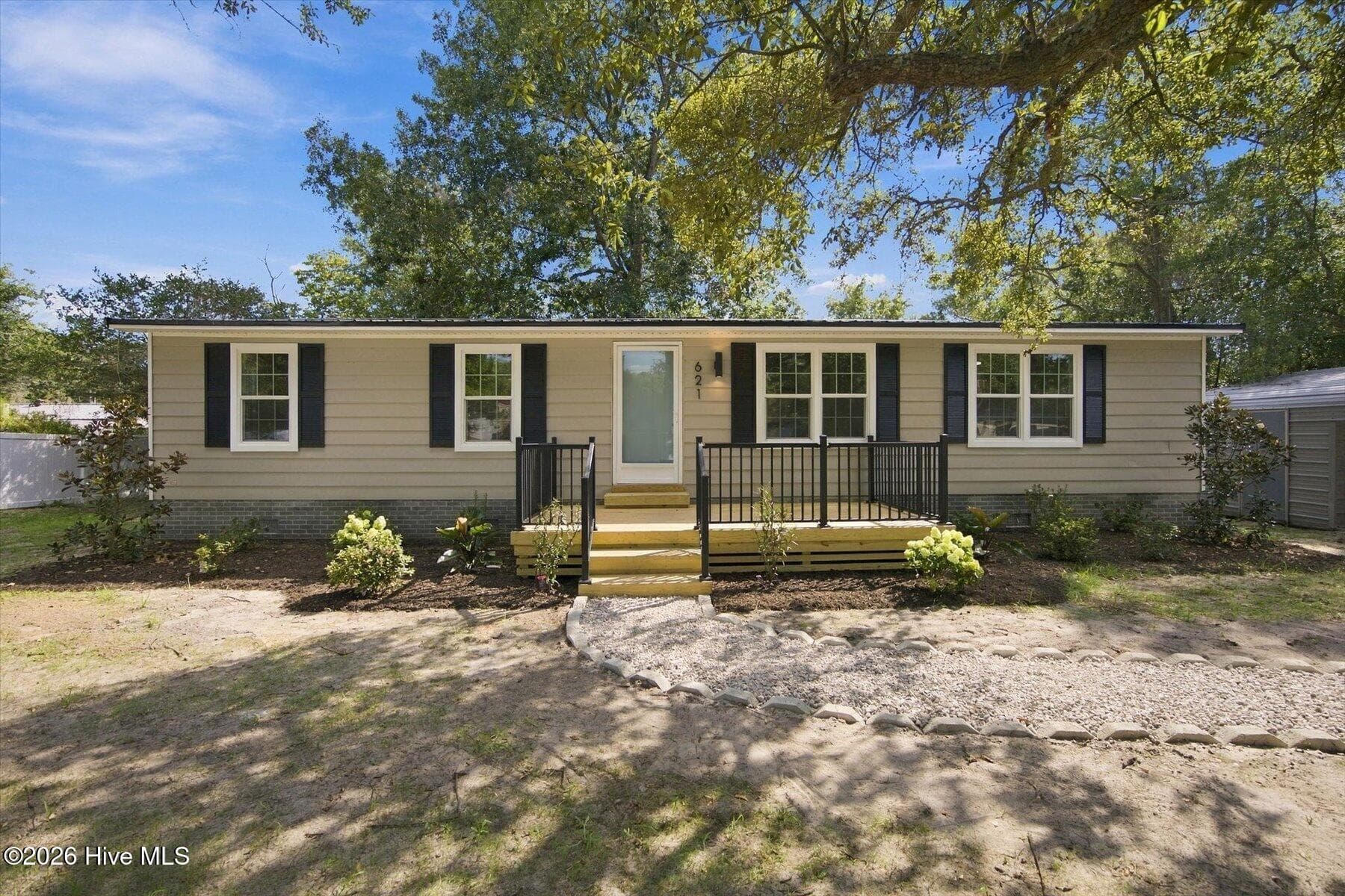 Manufactured Home at 621 Harbor Drive SE, Bolivia, NC 28422, photo 2 of 46