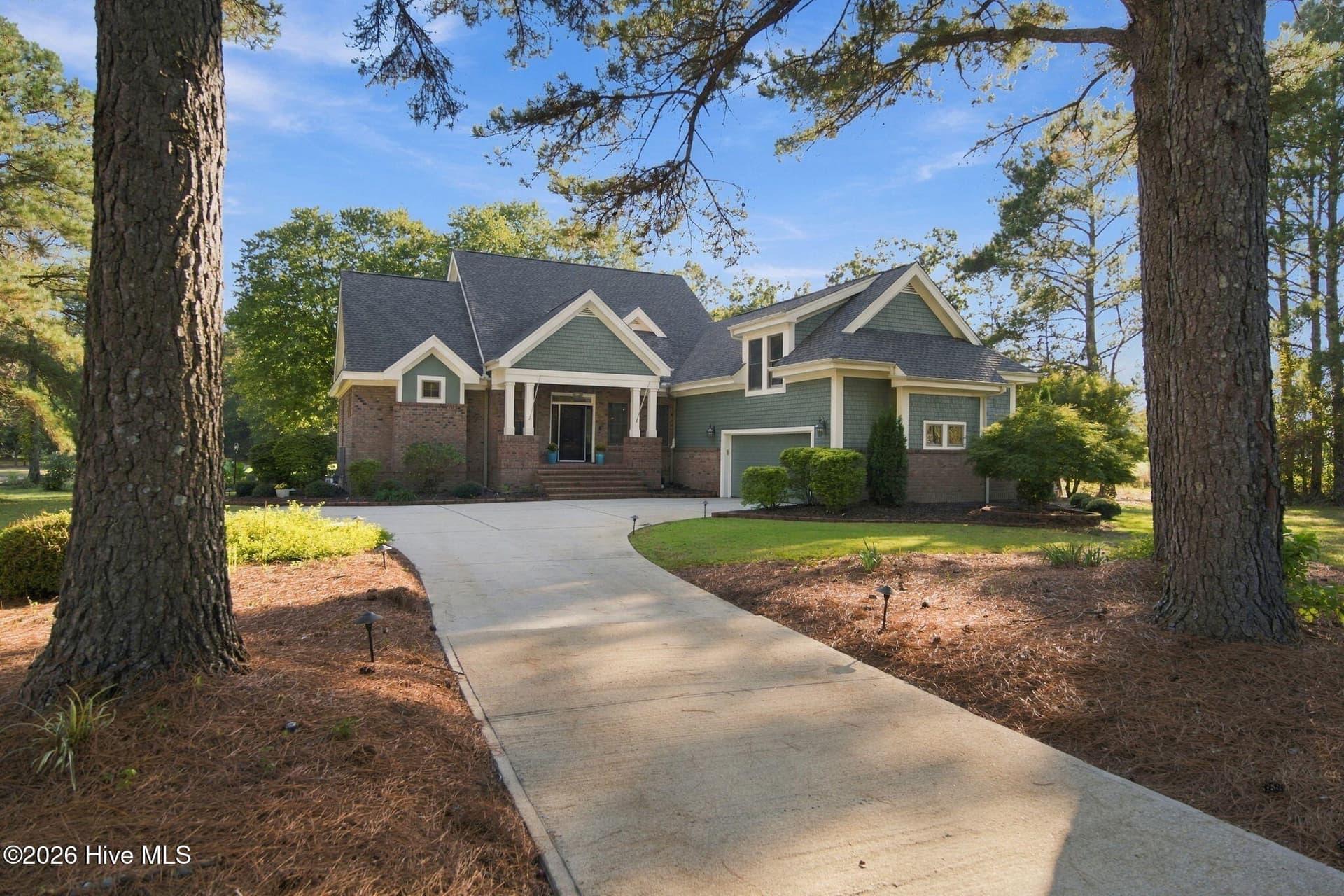 112 Cedar Court, Wallace, NC 28466