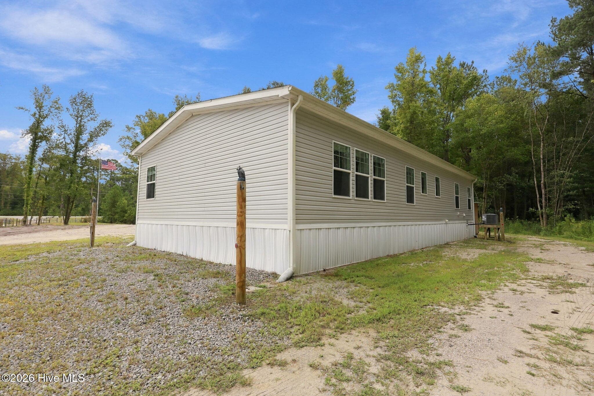 Manufactured Home at 11566 Hwy 17, Maysville, NC 28555, photo 38 of 56