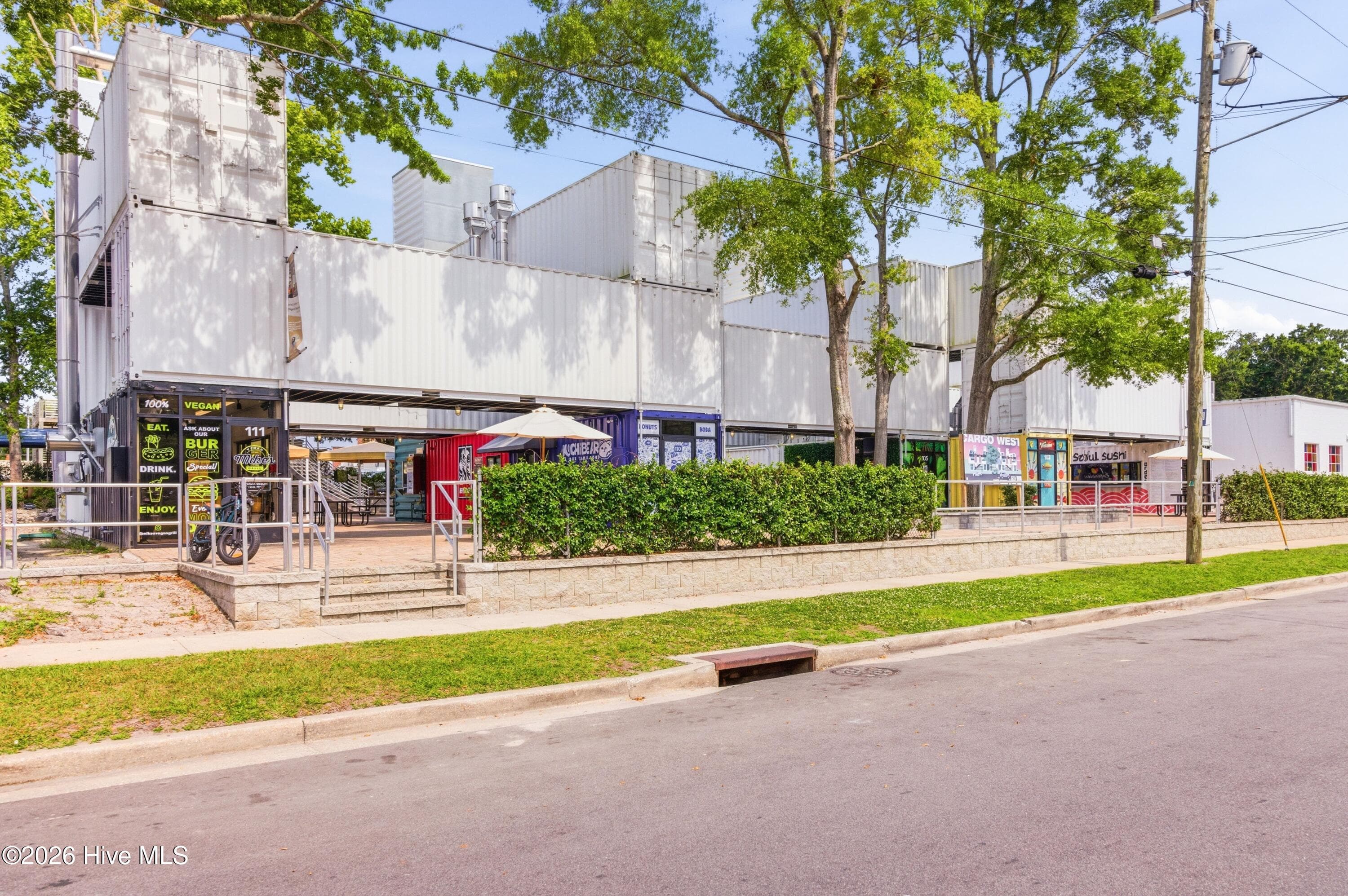 Walk to the Castle St Arts and Anique District - 623 S 6th Street, Wilmington, NC 28401