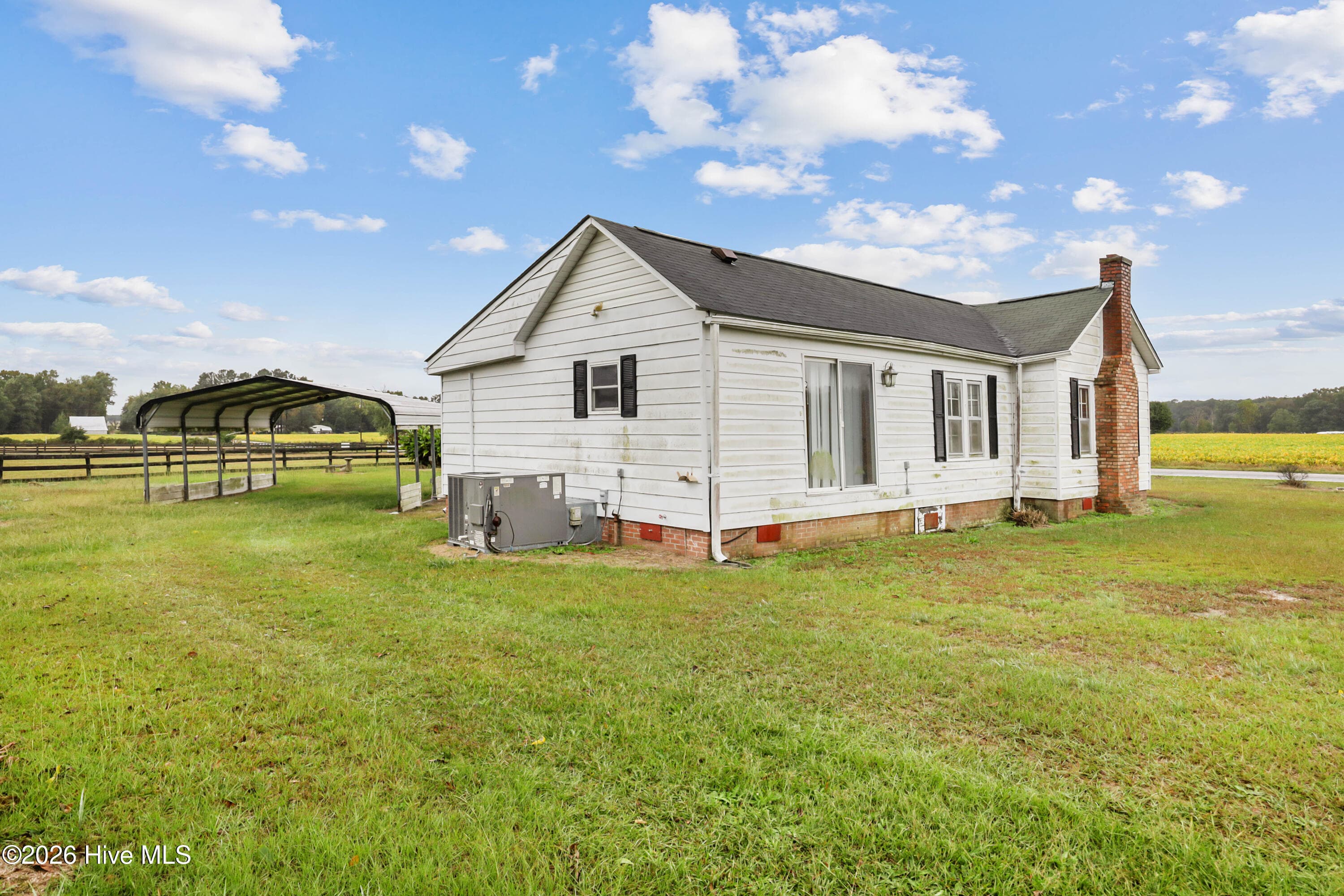 Single Family Residence at 1169 Grantham School Road, Mount Olive, NC 28365, photo 13 of 58