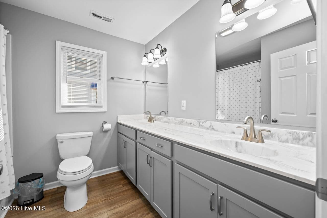 Single Family Residence at 2005 Ocean Drive, Emerald Isle, NC 28594, photo 12 of 31