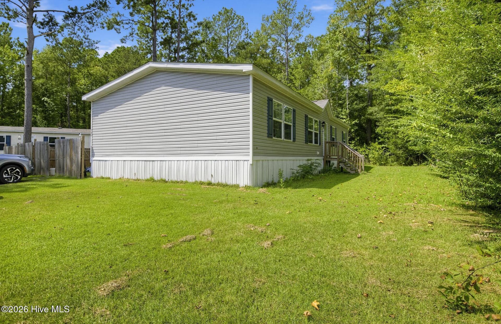 Manufactured Home at 140 Hillmont Road, New Bern, NC 28562, photo 4 of 29