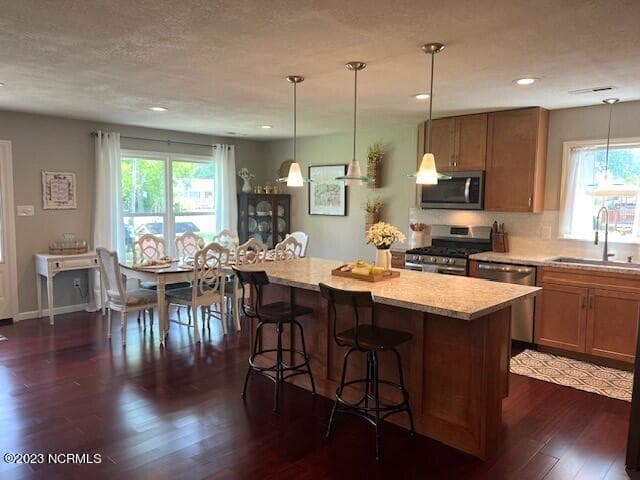 Single Family Residence at 210 N First Avenue, New Bern, NC 28560, photo 3 of 31