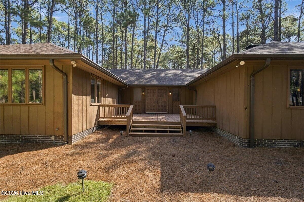 Single Family Residence at 375 Swoope Drive, Southern Pines, NC 28387, photo 7 of 82