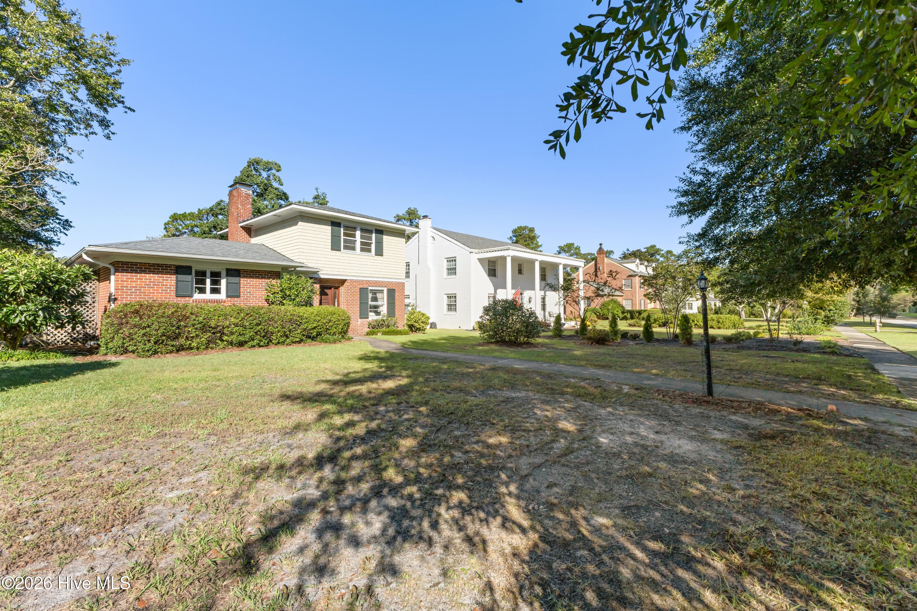 Single Family Residence at 1206 Essex Drive, Wilmington, NC 28403, photo 2 of 40