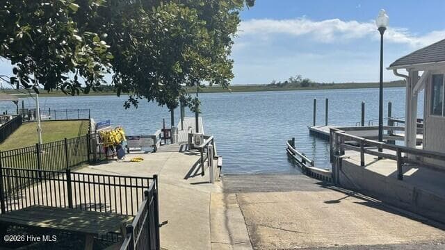 Single Family Residence at 351 Olde Point Loop, Hampstead, NC 28443, photo 7 of 81