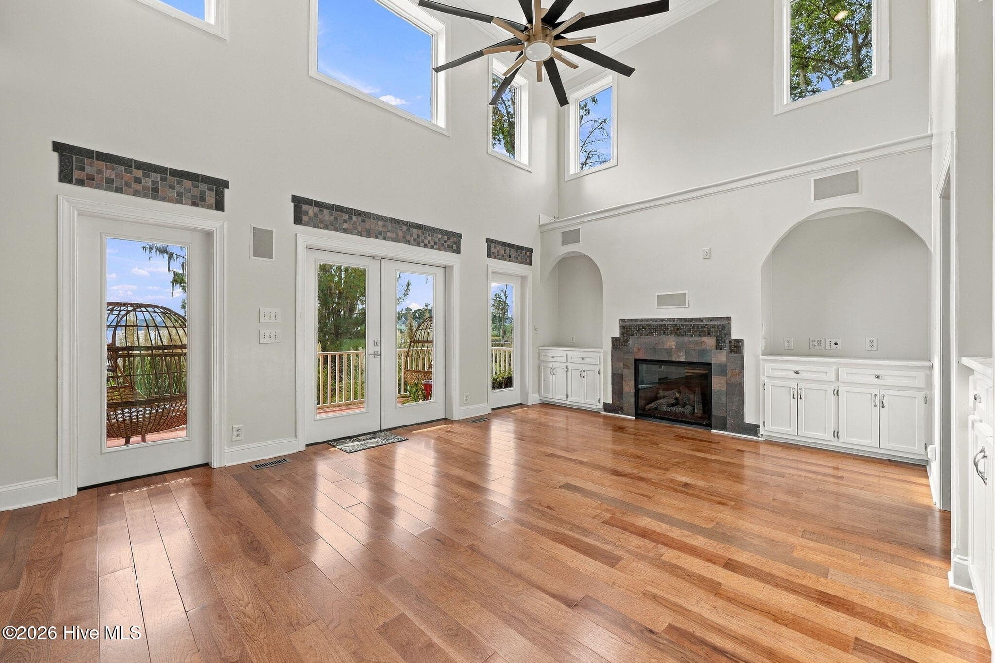 Living Room - 516 Long Point Road, Chocowinity, NC 27817