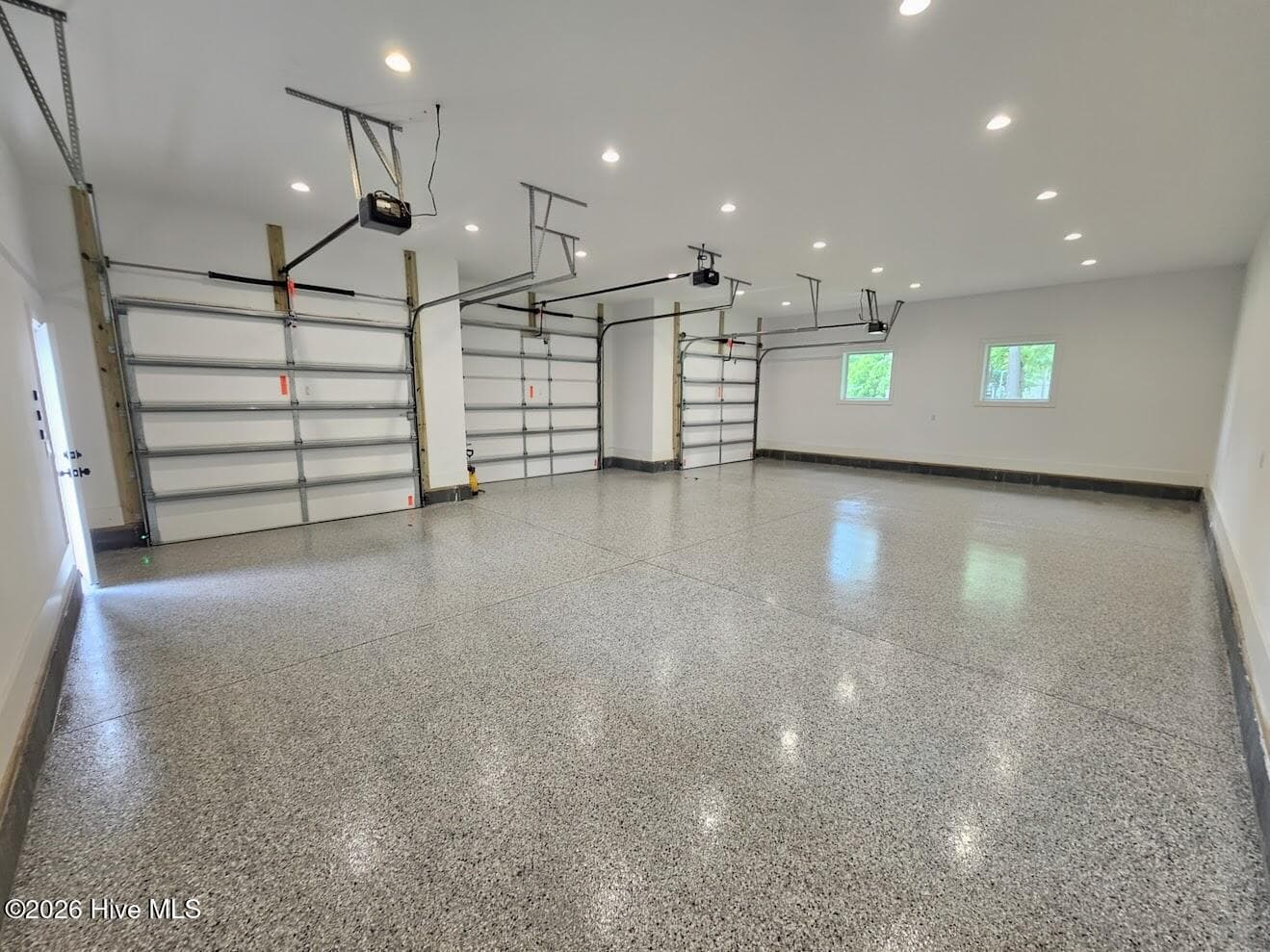 26 by 39 sized garage - 38 Reston Bluff, Hampstead, NC 28443