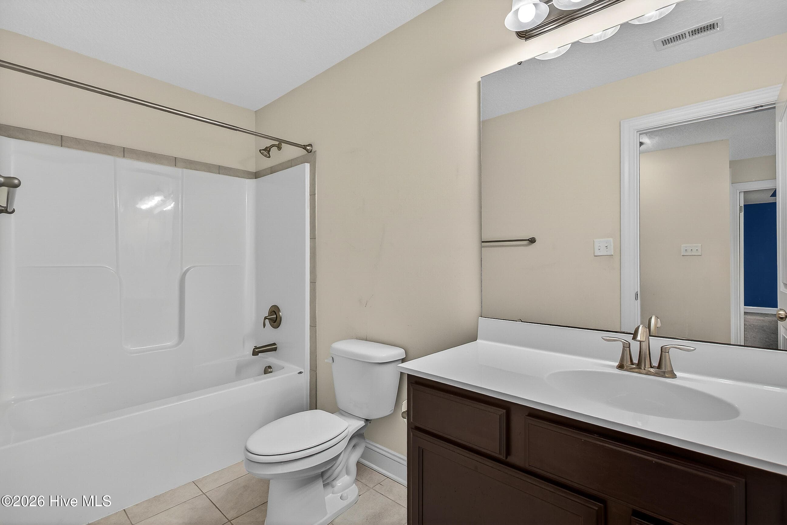 Single Family Residence at 471 Worsley Way, Jacksonville, NC 28546, photo 2 of 2