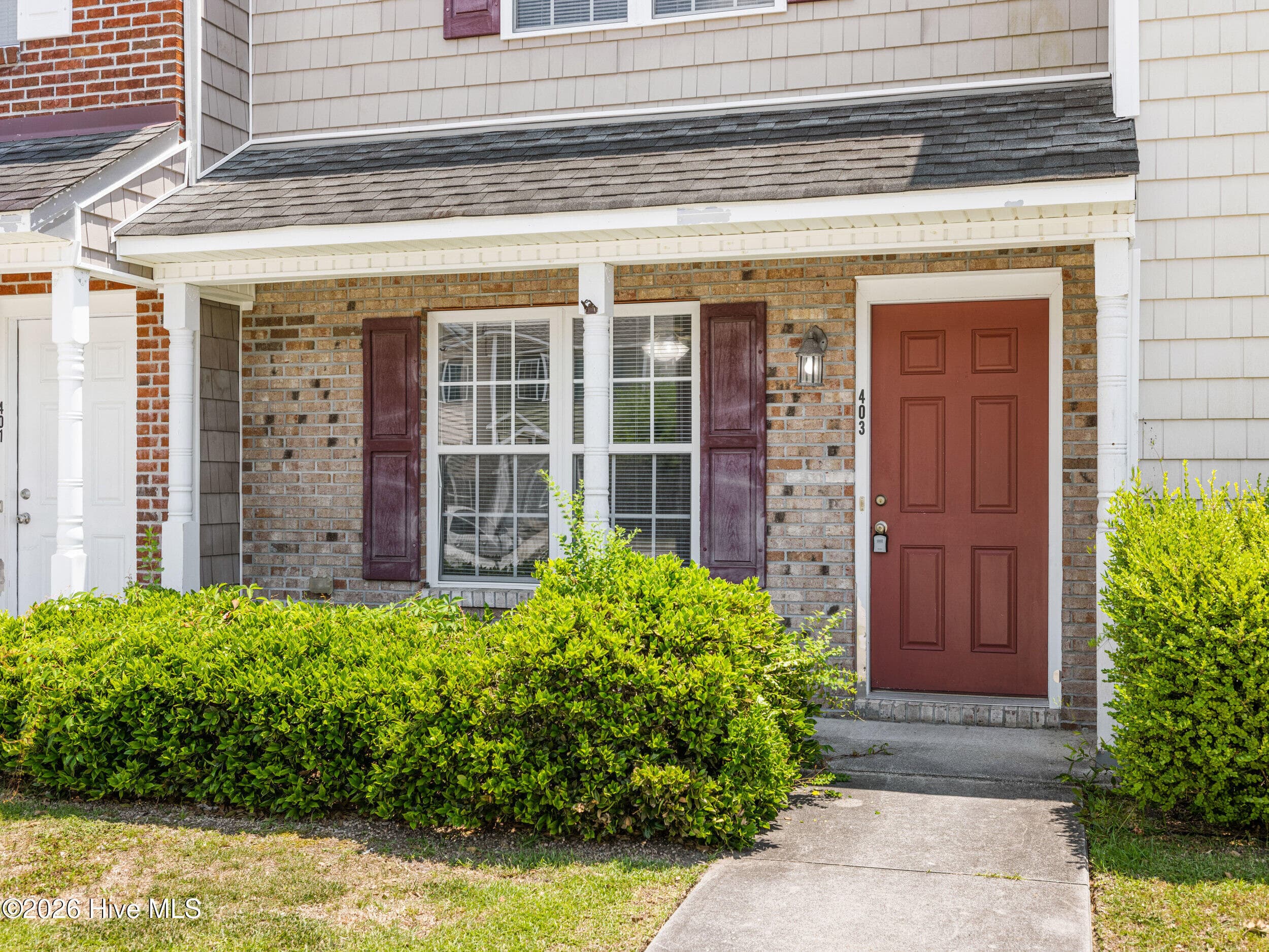 Townhouse at 403 Springwood Drive, Jacksonville, NC 28546, photo 4 of 30