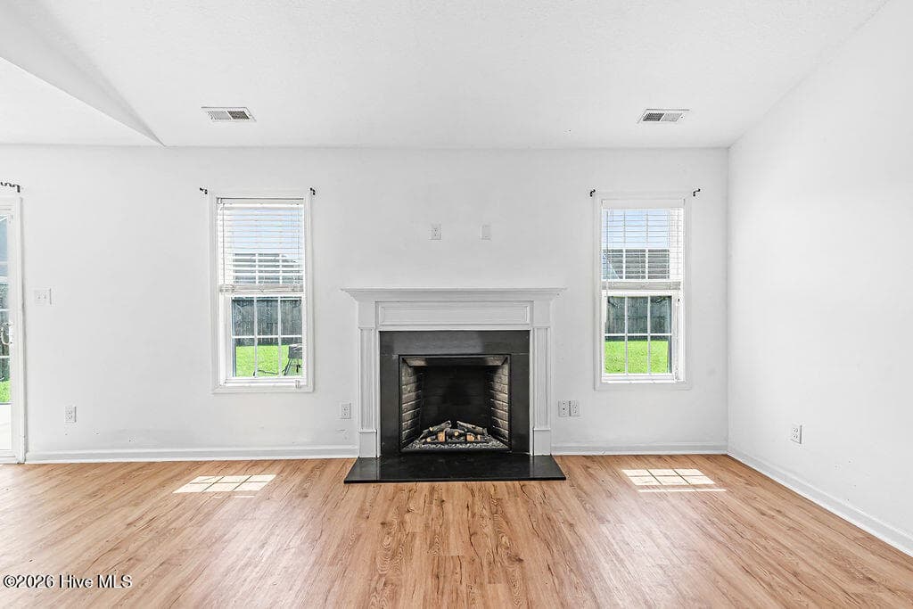 Single Family Residence at 837 Dynasty Drive, Jacksonville, NC 28546, photo 10 of 23
