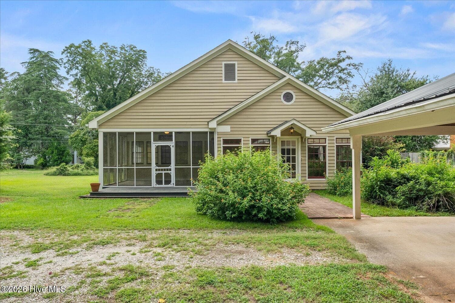 Single Family Residence at 216 S Laurel Avenue, Greensboro, GA 30642, photo 4 of 33