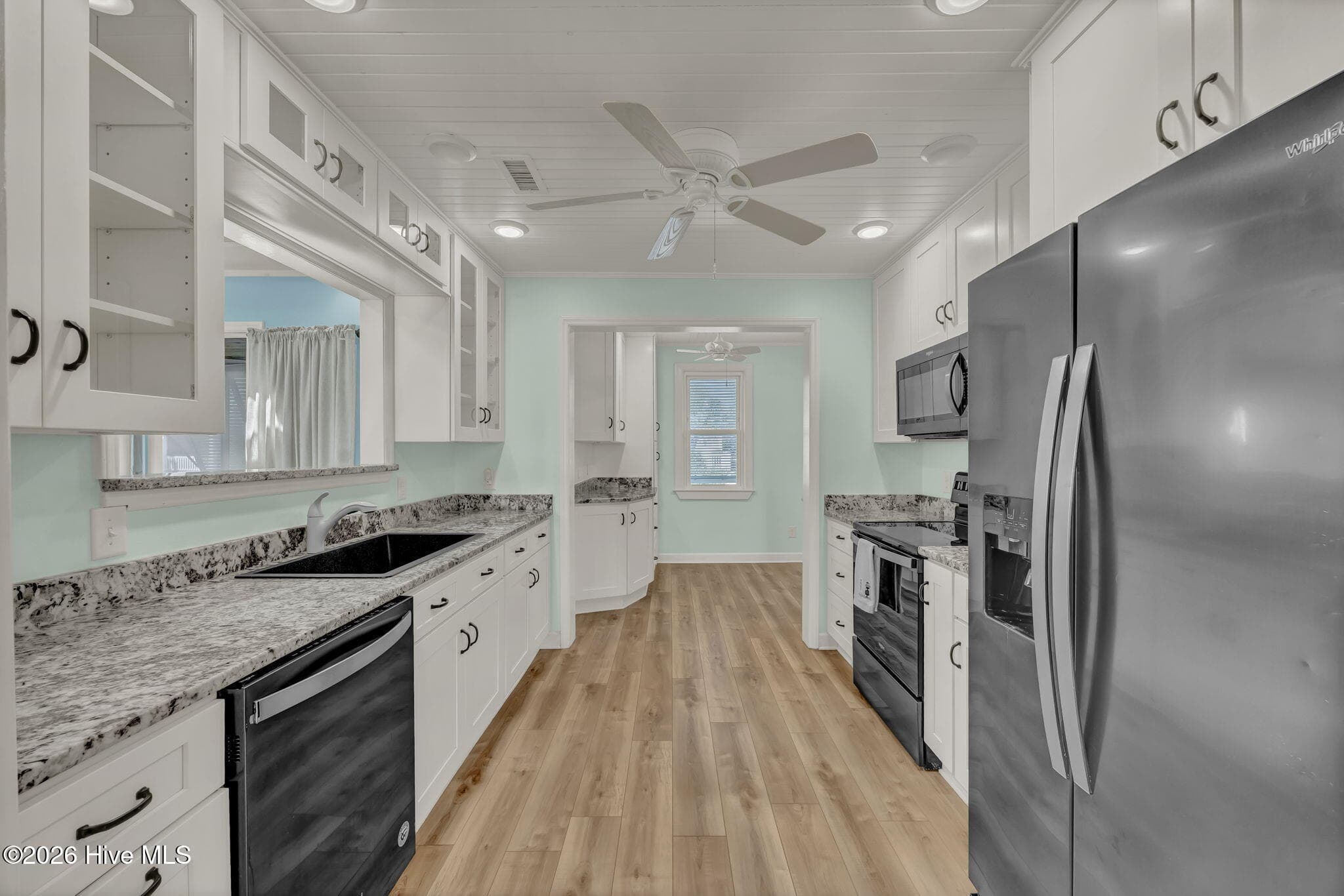 Single Family Residence at 926 Fort Fisher Boulevard S, Kure Beach, NC 28449, photo 15 of 40
