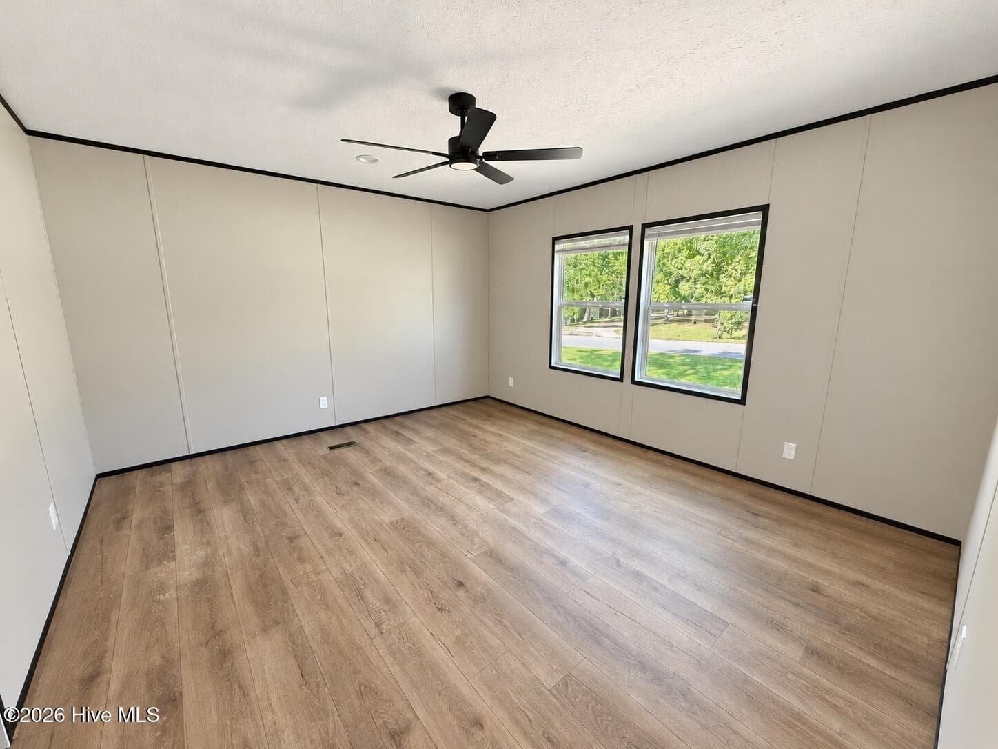 Manufactured Home at 809 Garner Drive, Newport, NC 28570, photo 10 of 69