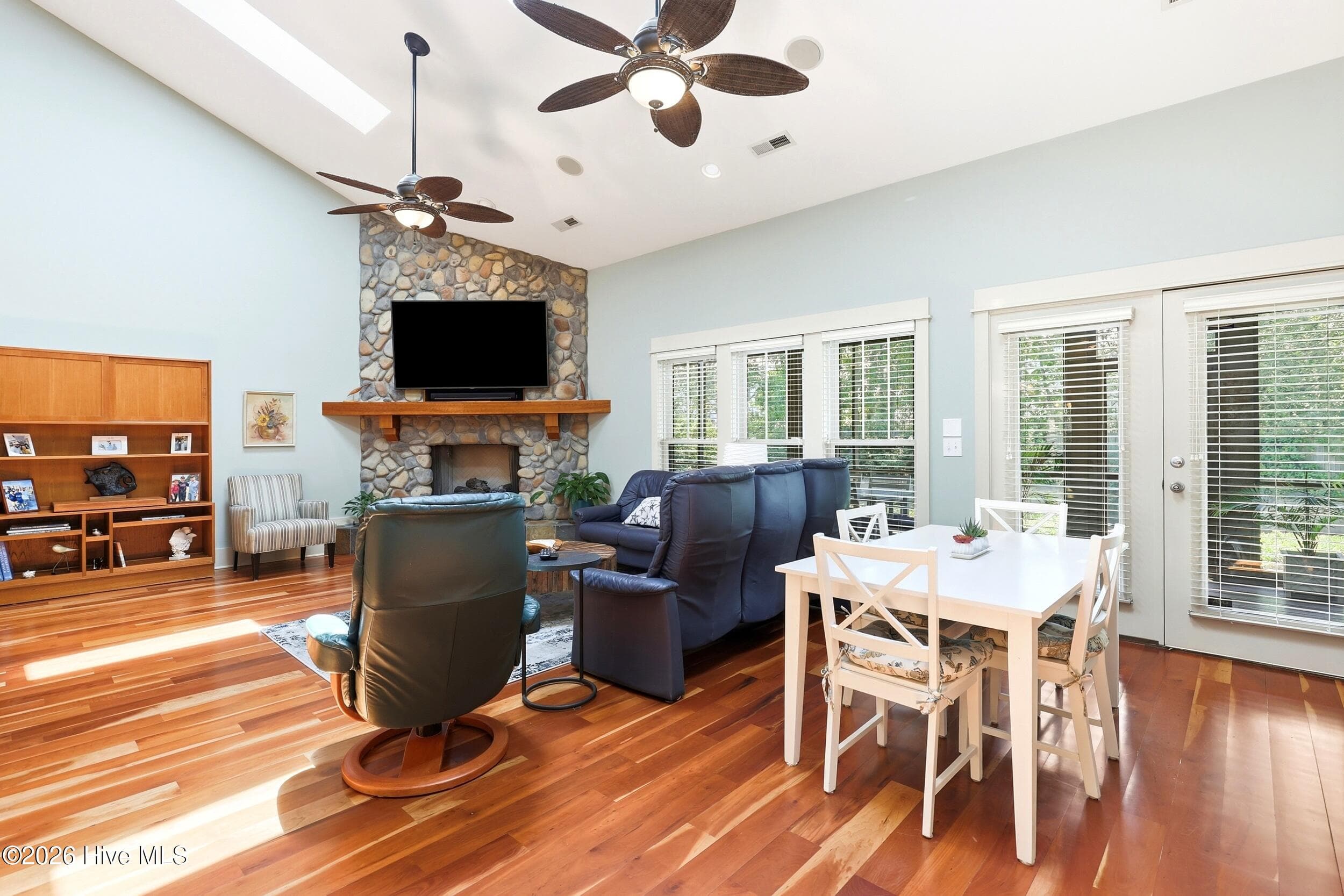Single Family Residence at 1615 Airlie Forest Court, Wilmington, NC 28403, photo 3 of 6