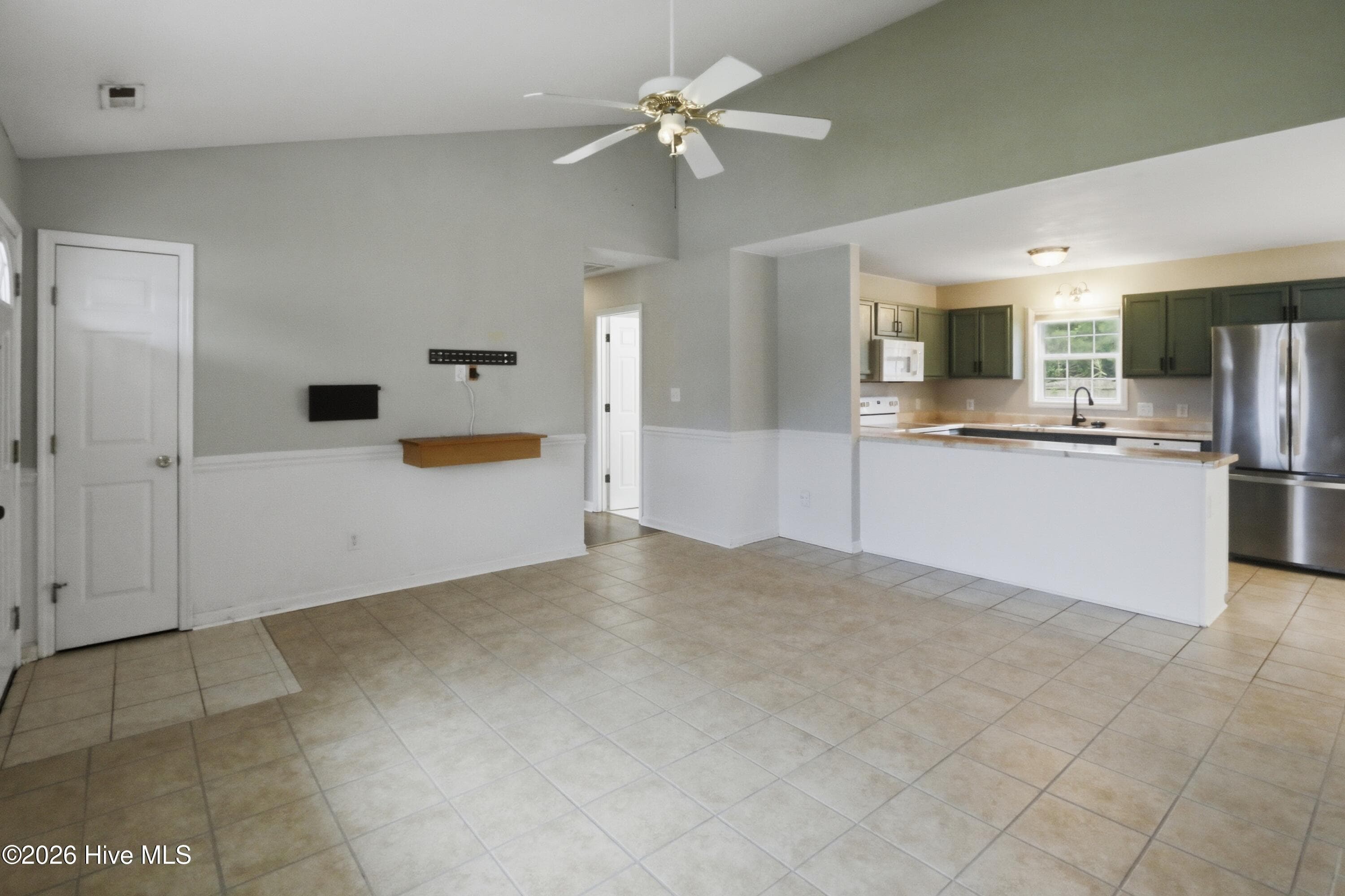 Single Family Residence at 115 Daphne Drive, Hubert, NC 28539, photo 9 of 34